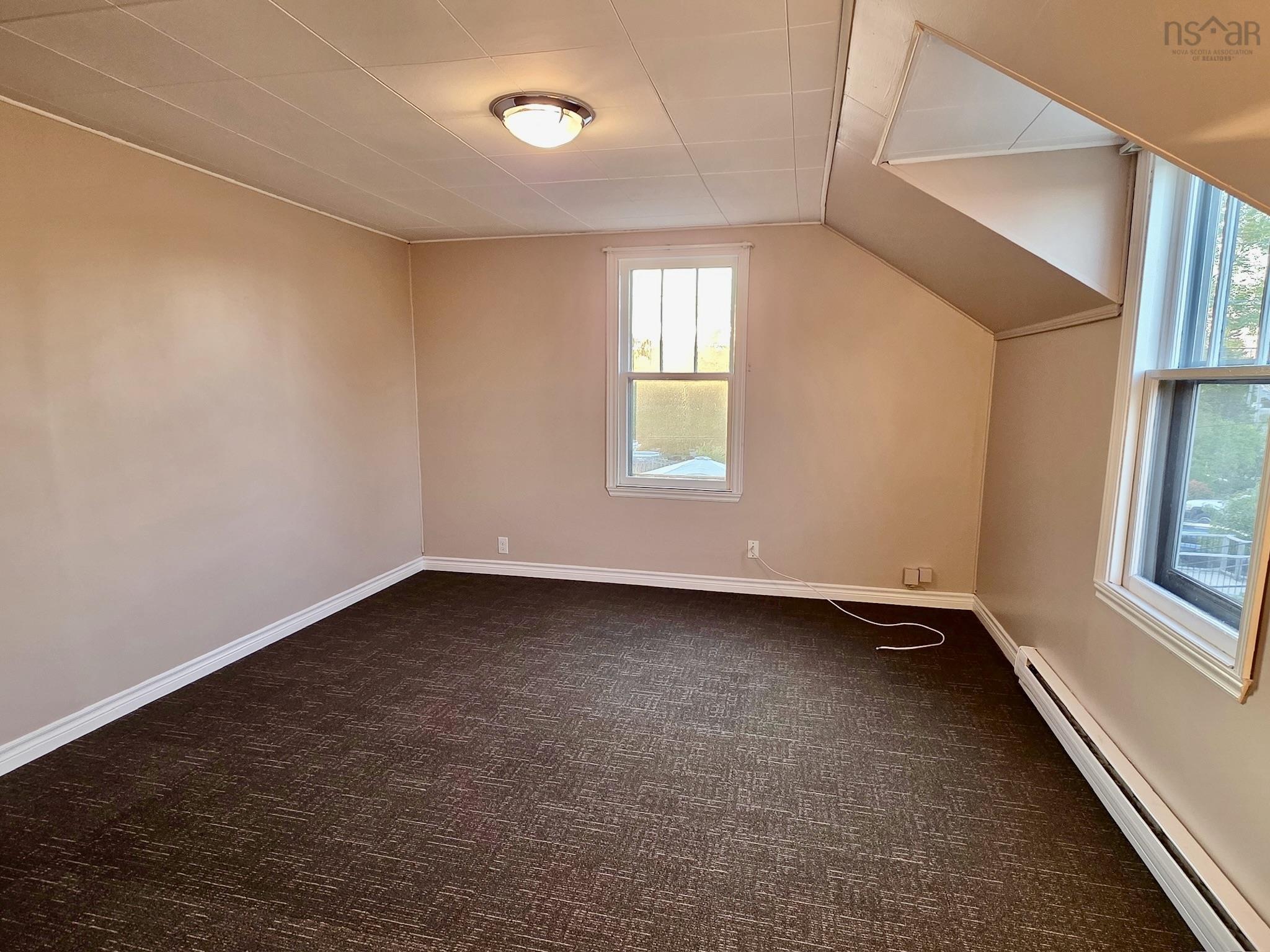 1544 St Margarets Bay Road photo #24