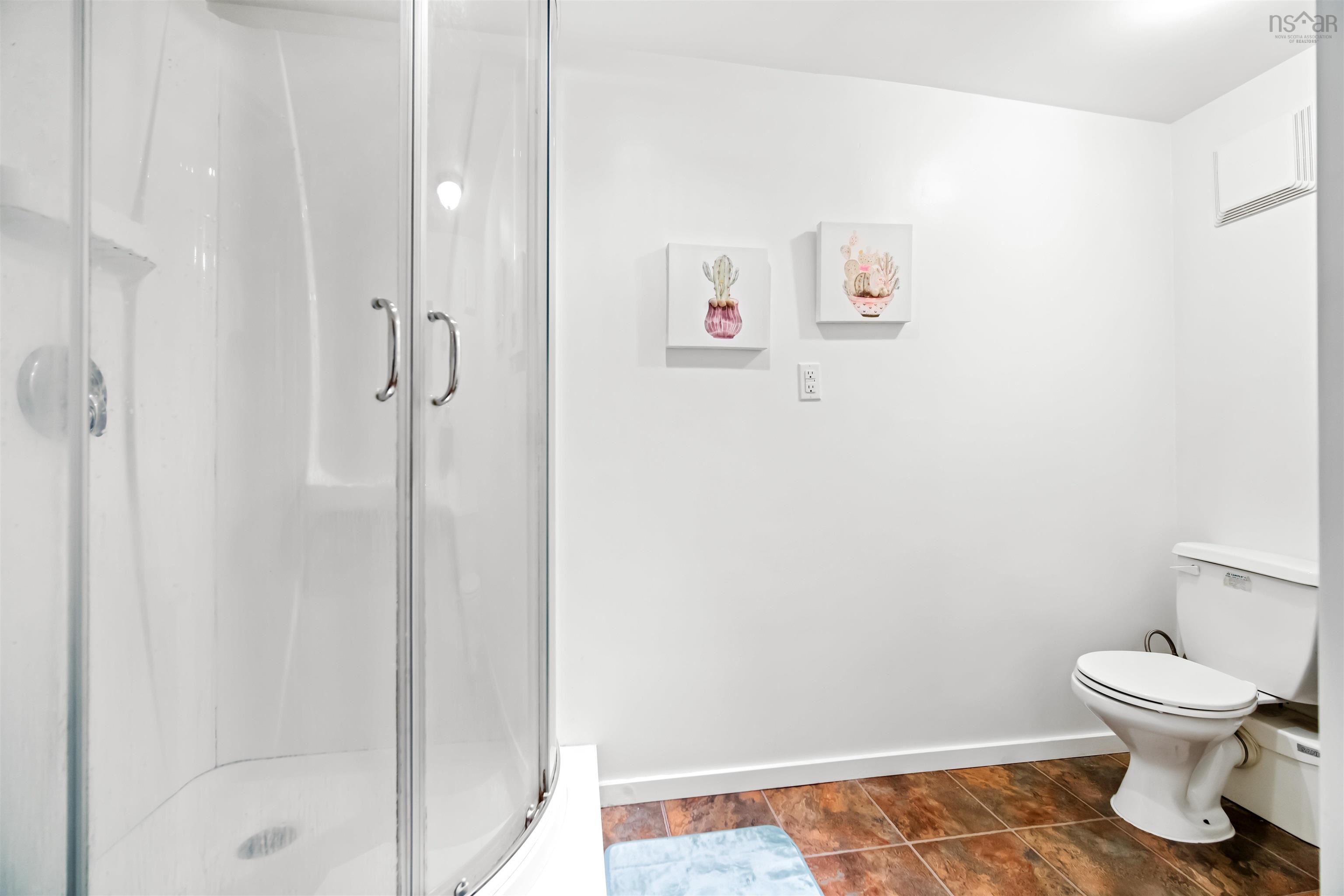 6 Piers Avenue photo #46