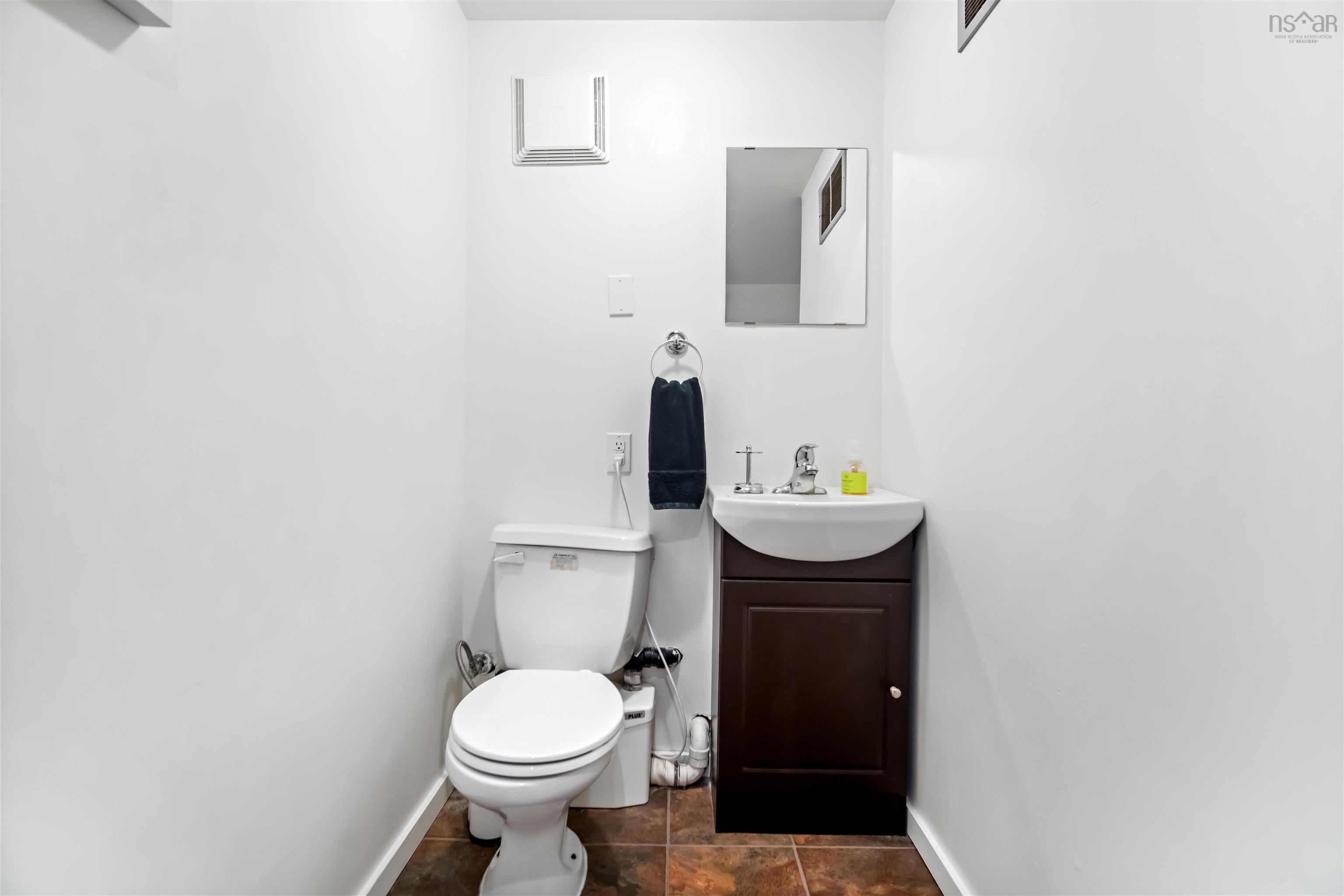 6 Piers Avenue photo #47