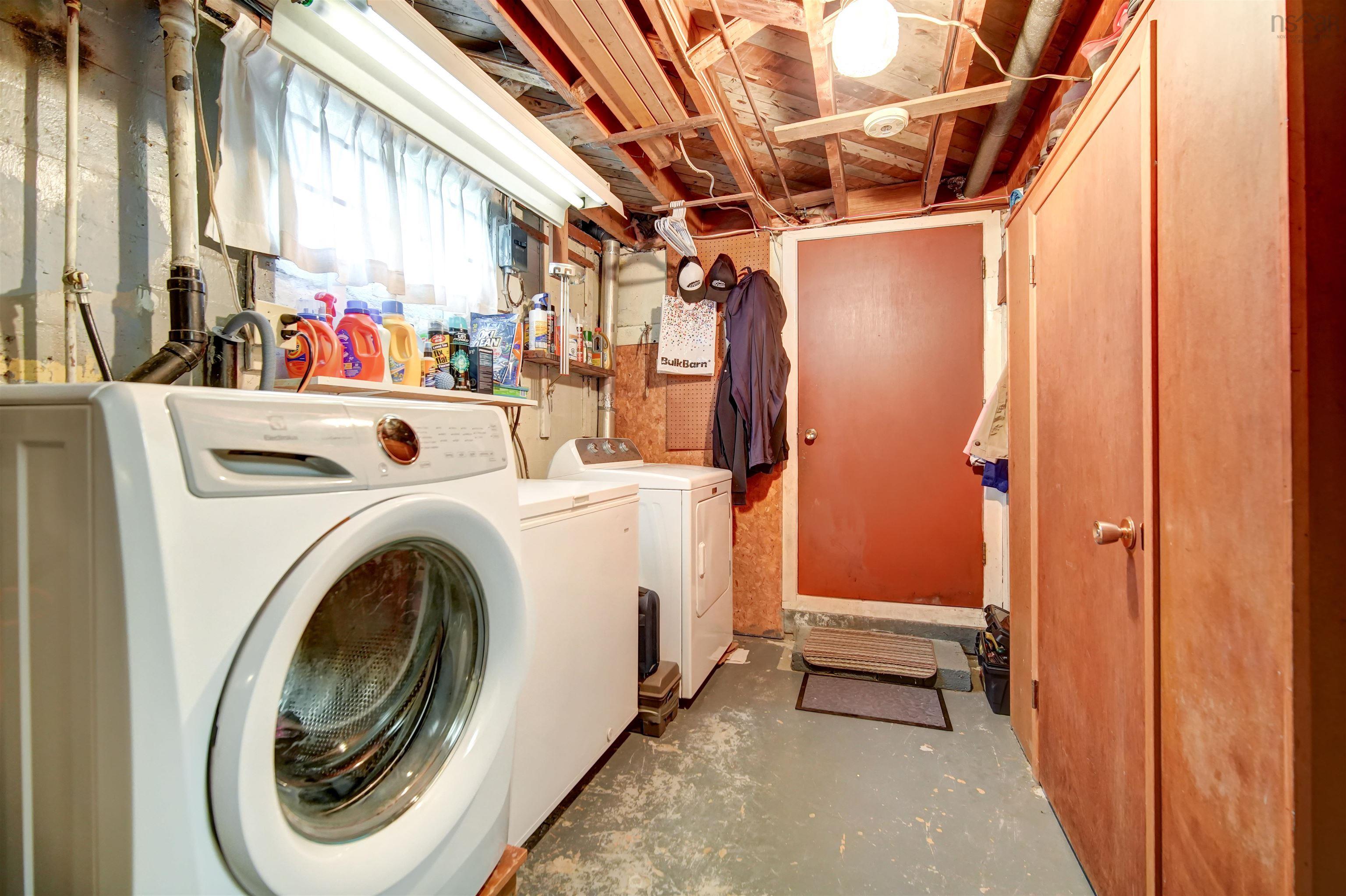 6 Piers Avenue photo #49