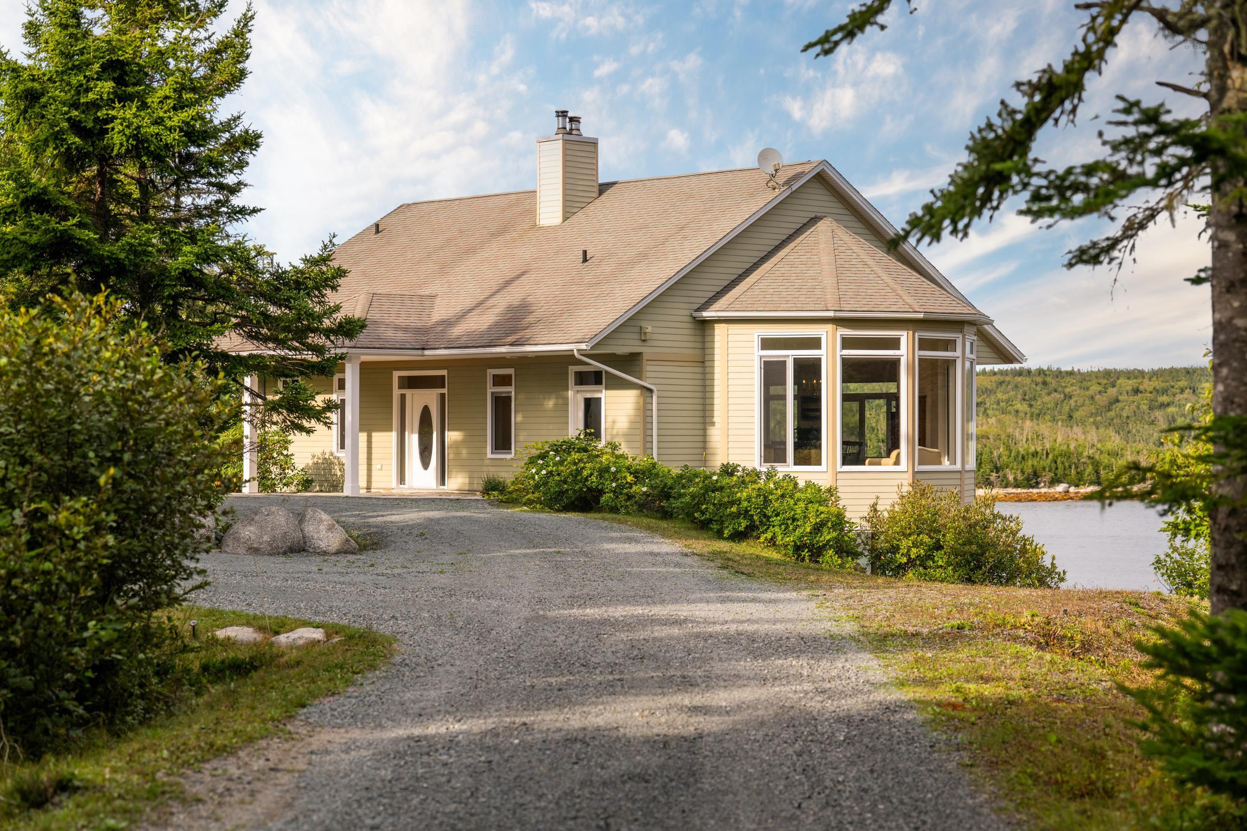 43 Bayview Crescent photo #3