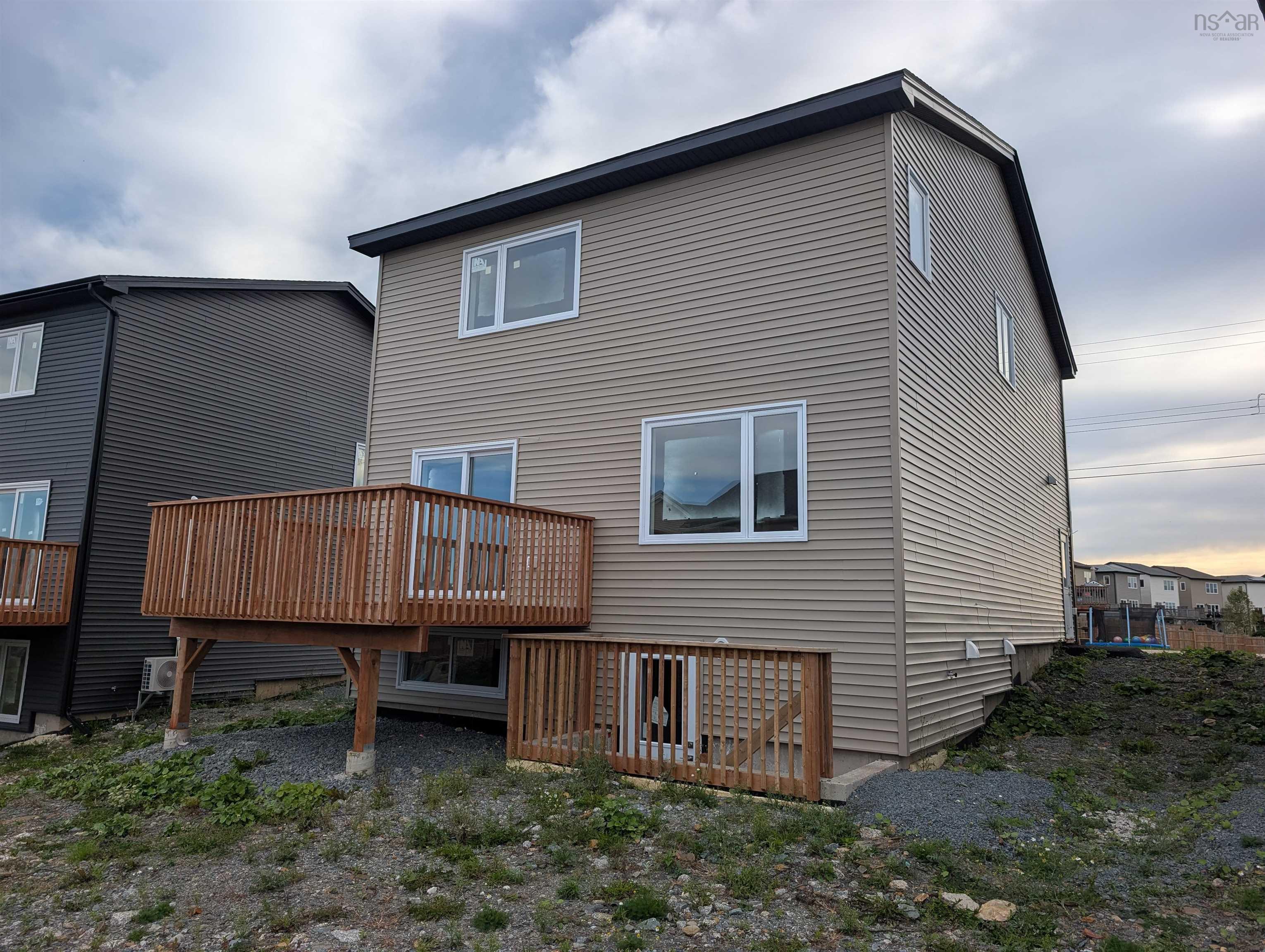 211 Alabaster Way photo #2