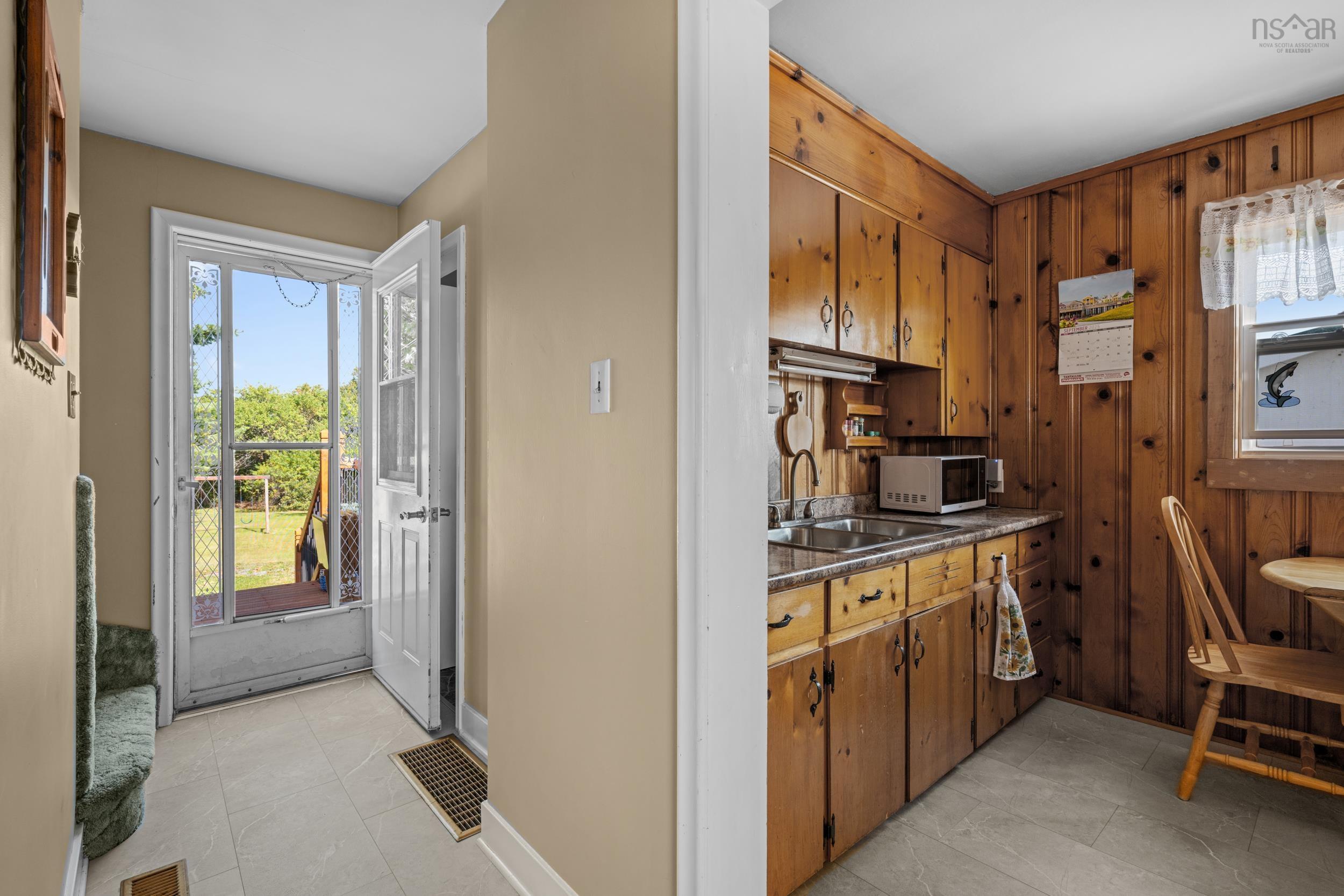 1699 Hammonds Plains Road photo #12