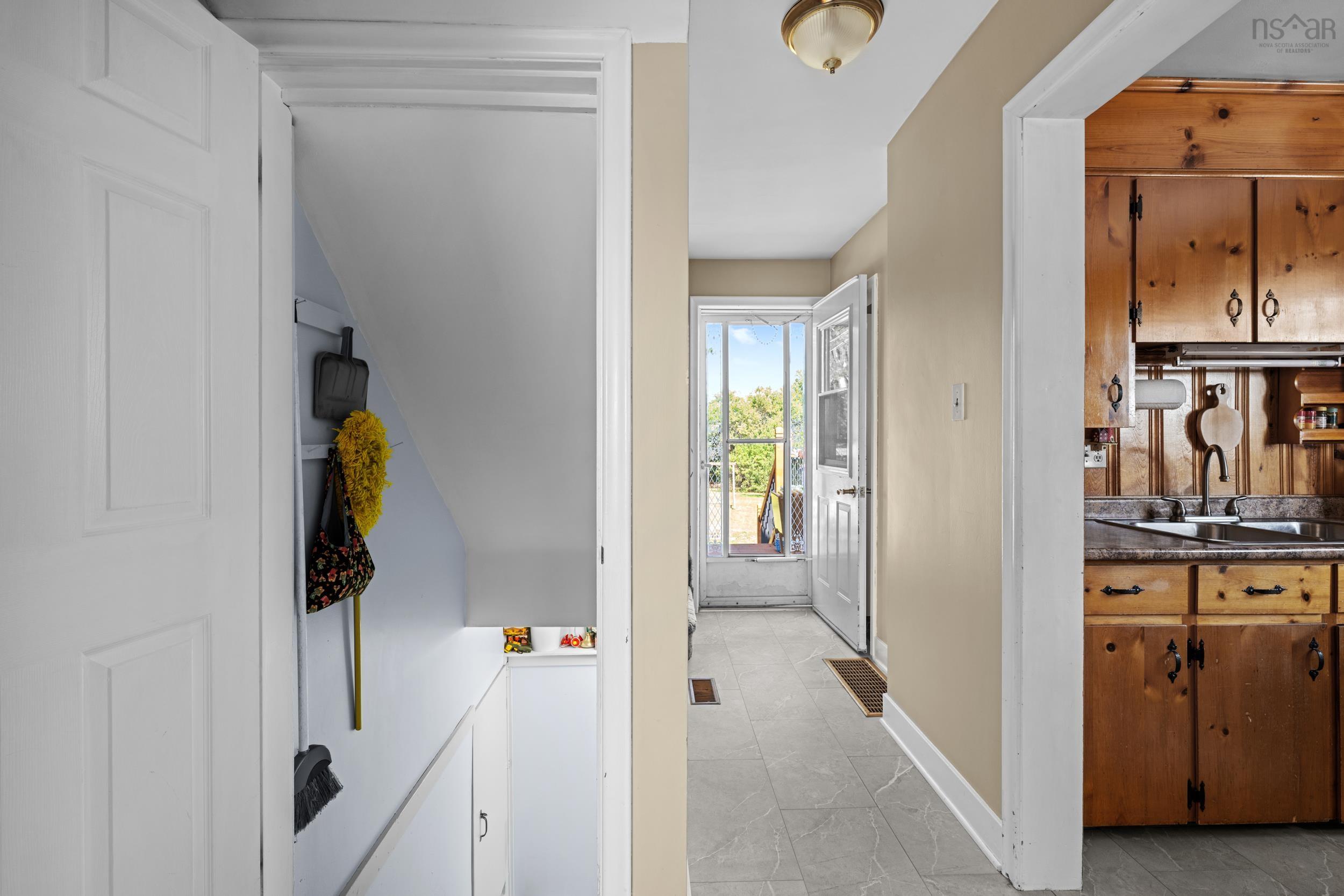 1699 Hammonds Plains Road photo #24