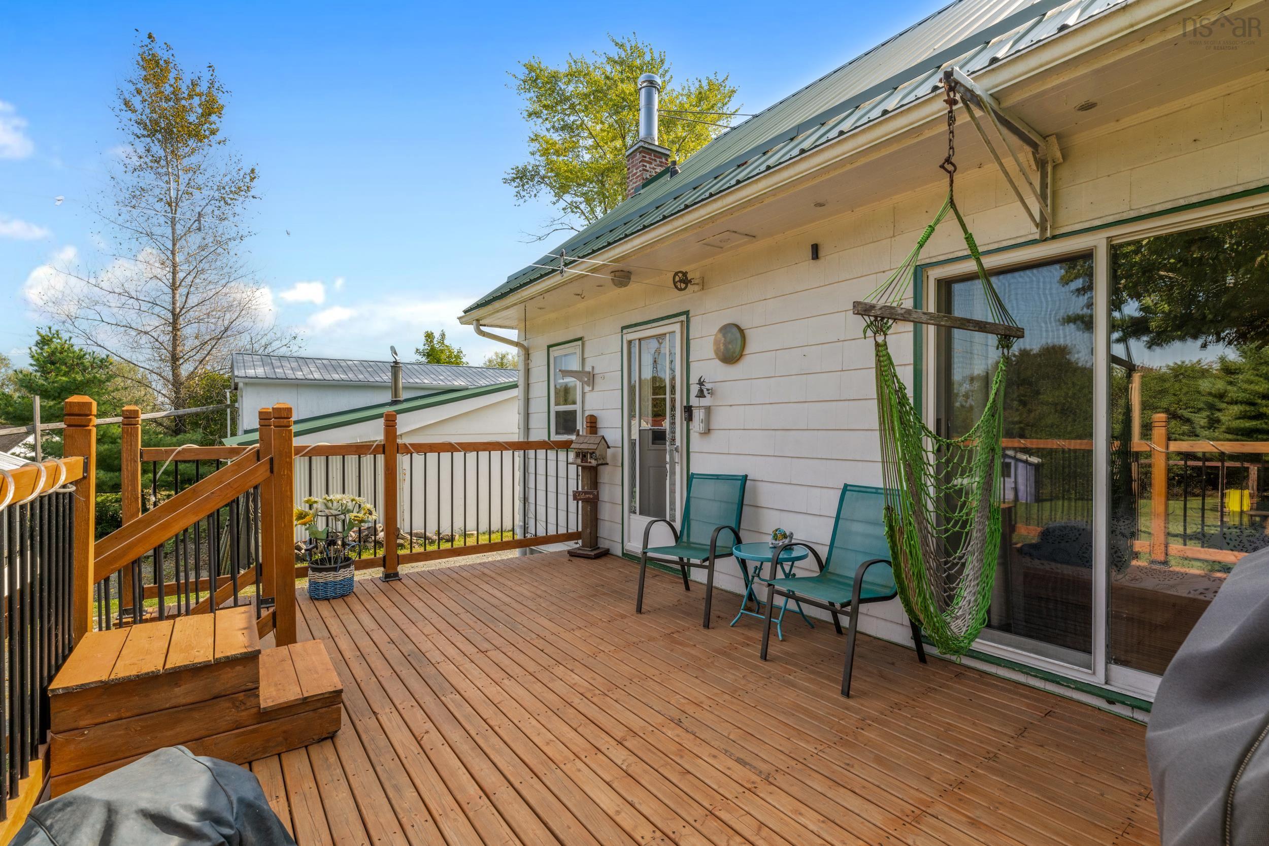 1699 Hammonds Plains Road photo #29