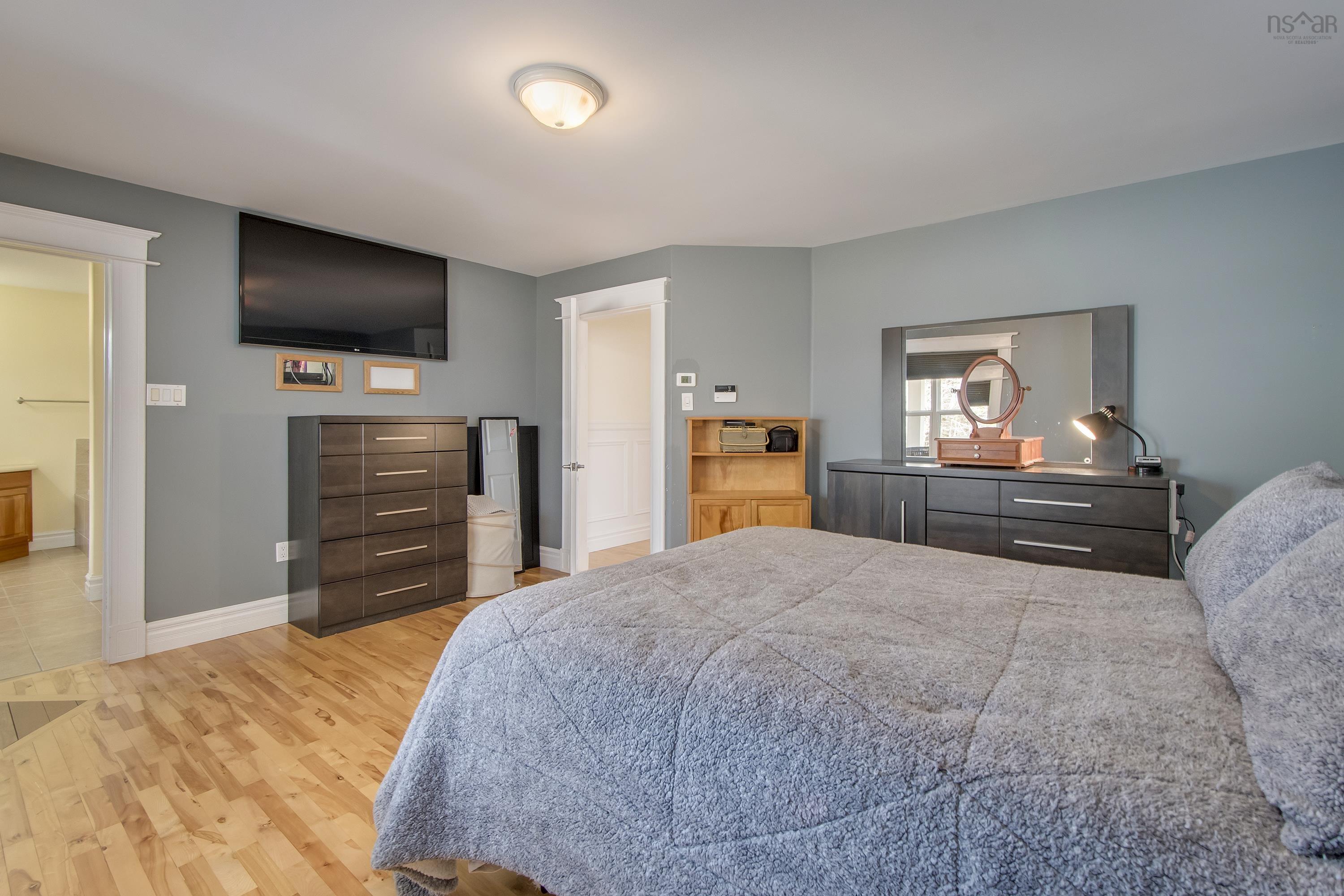 11 Old Cabin Lake Road photo #19