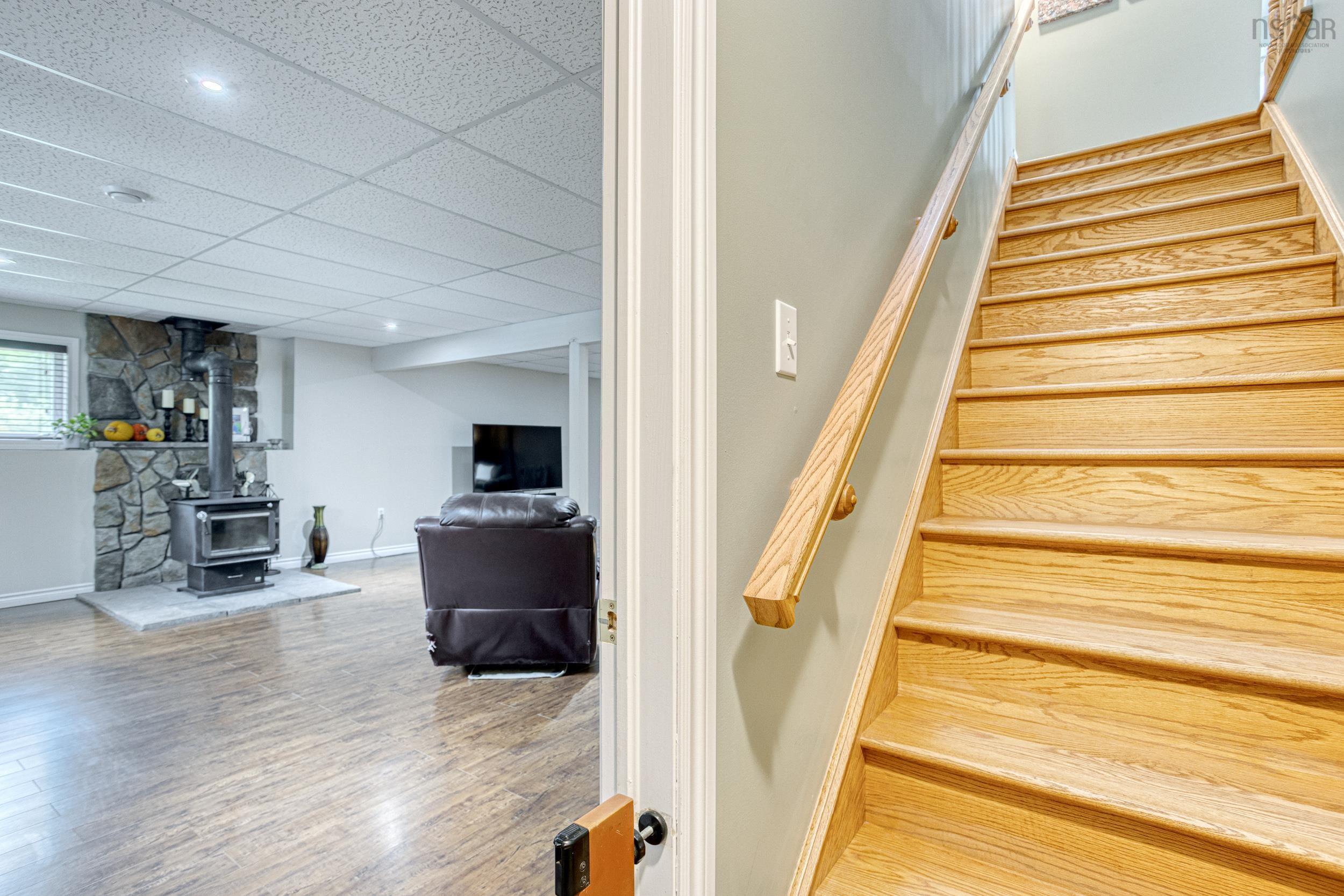 329 Grono Road photo #12