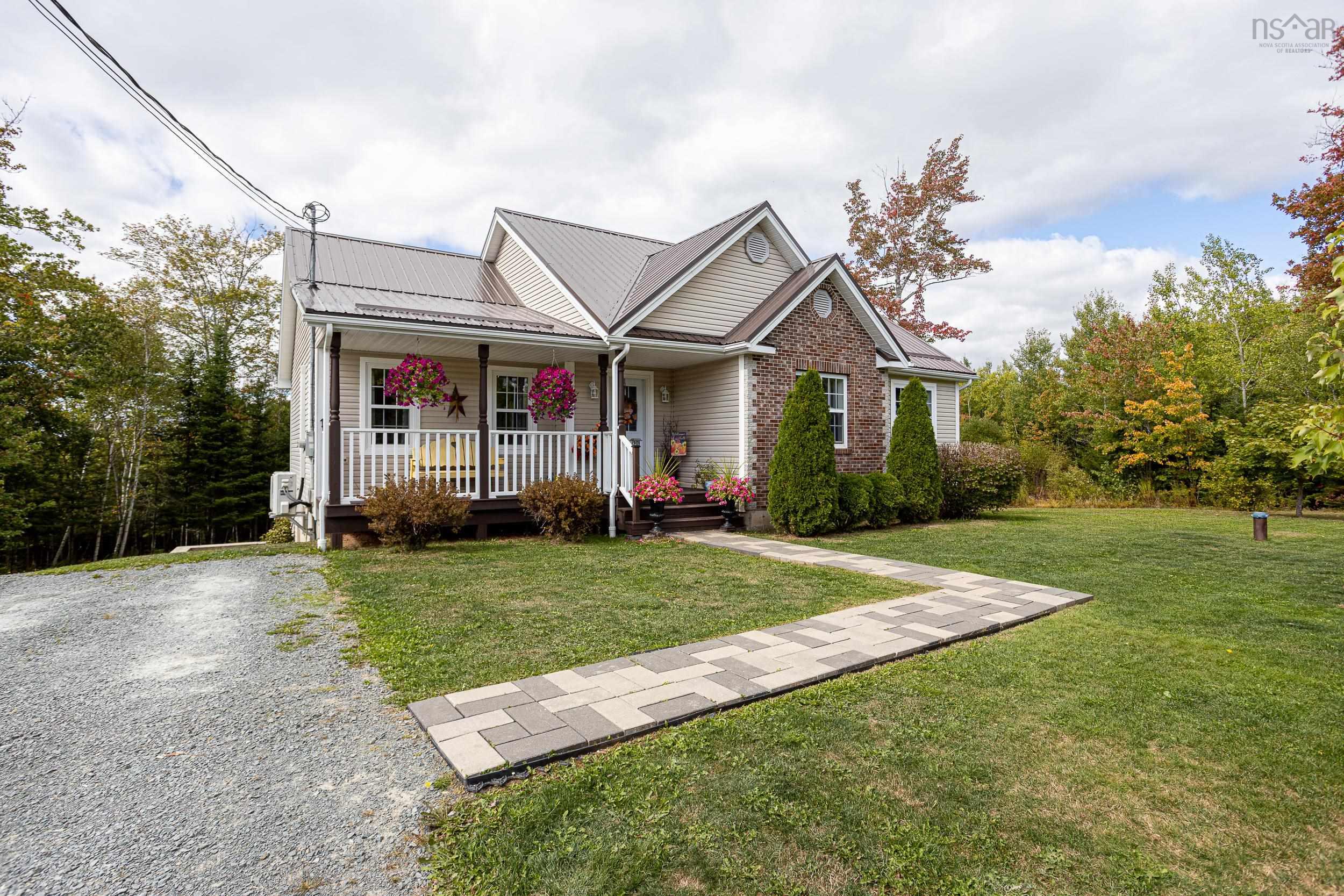 329 Grono Road photo #3