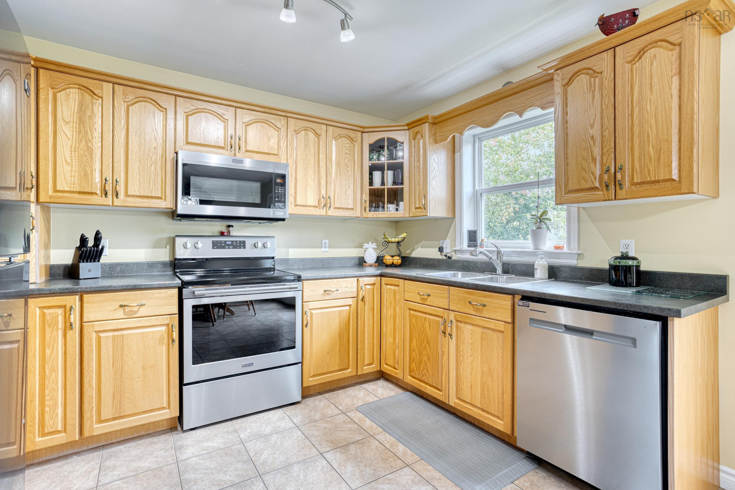 329 Grono Road photo #40