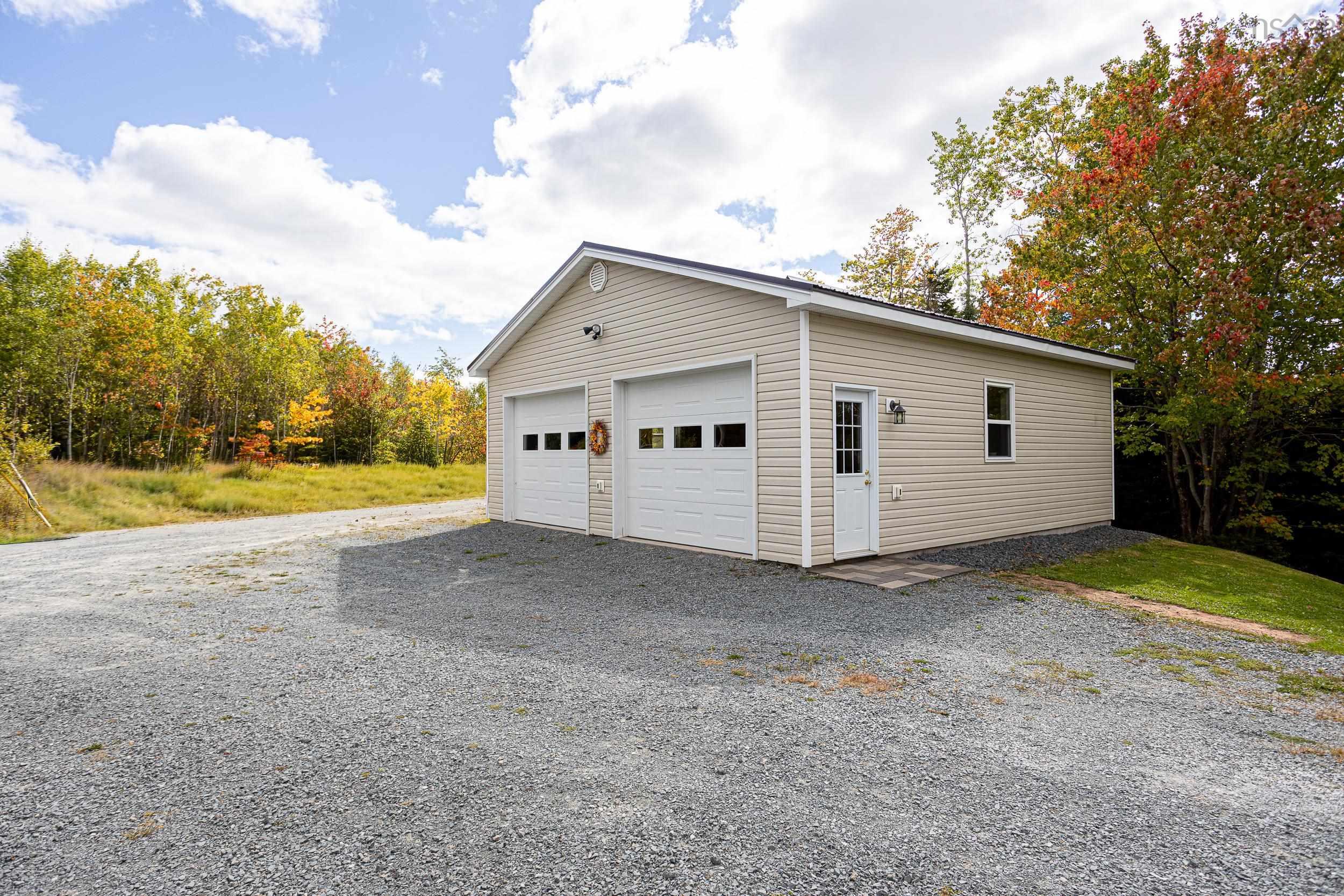 329 Grono Road photo #5