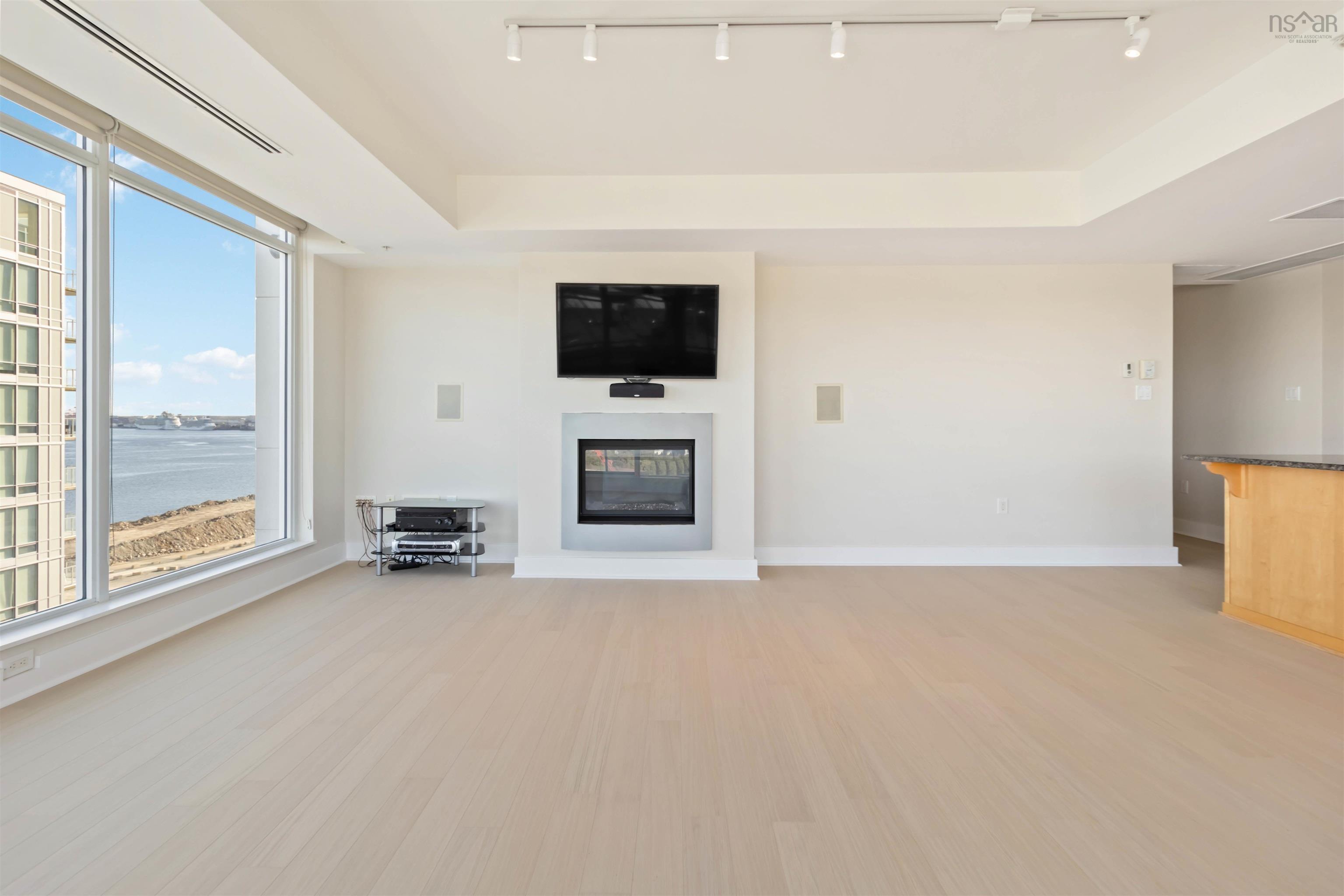 902 31 Kings Wharf Place photo #13