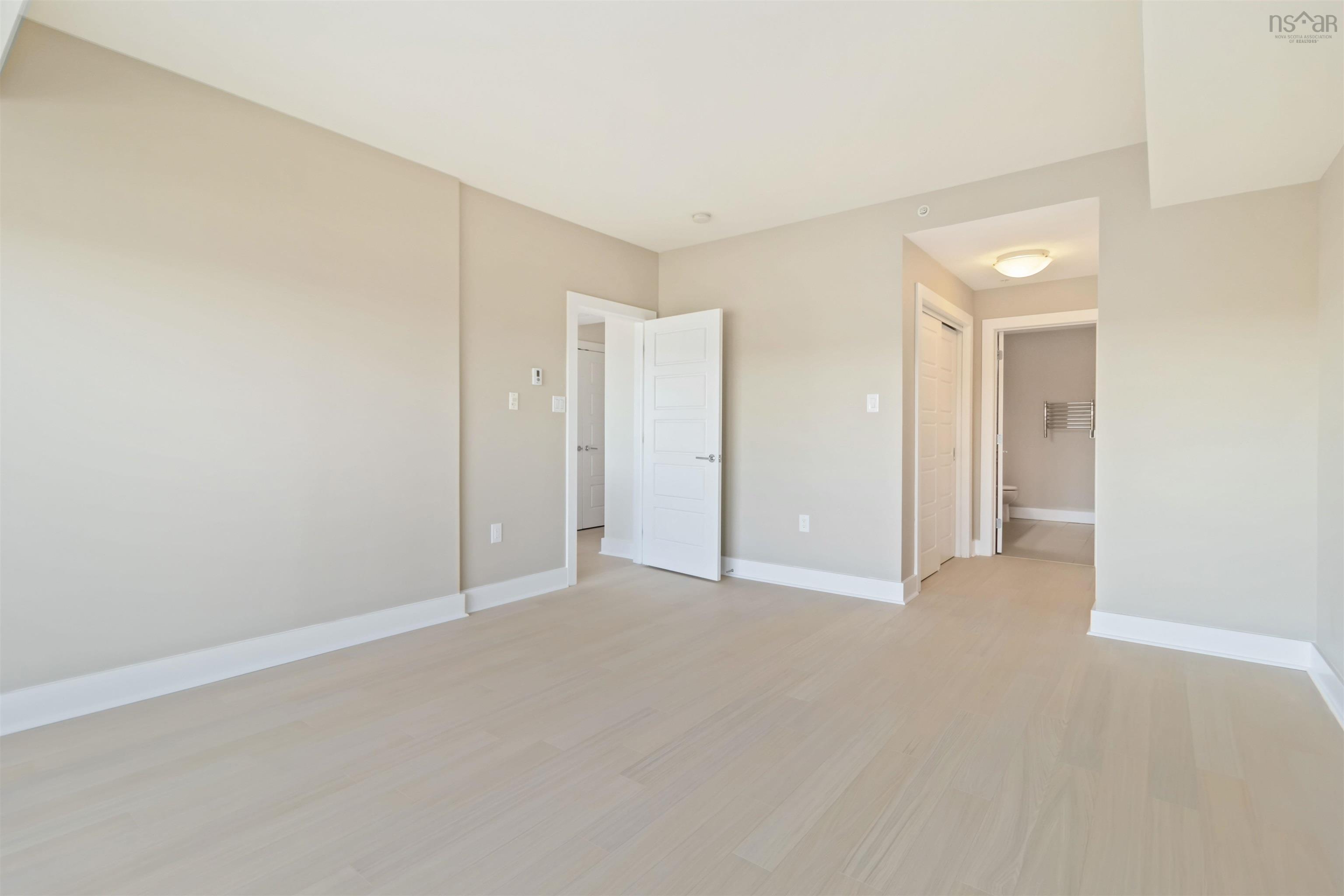 902 31 Kings Wharf Place photo #30