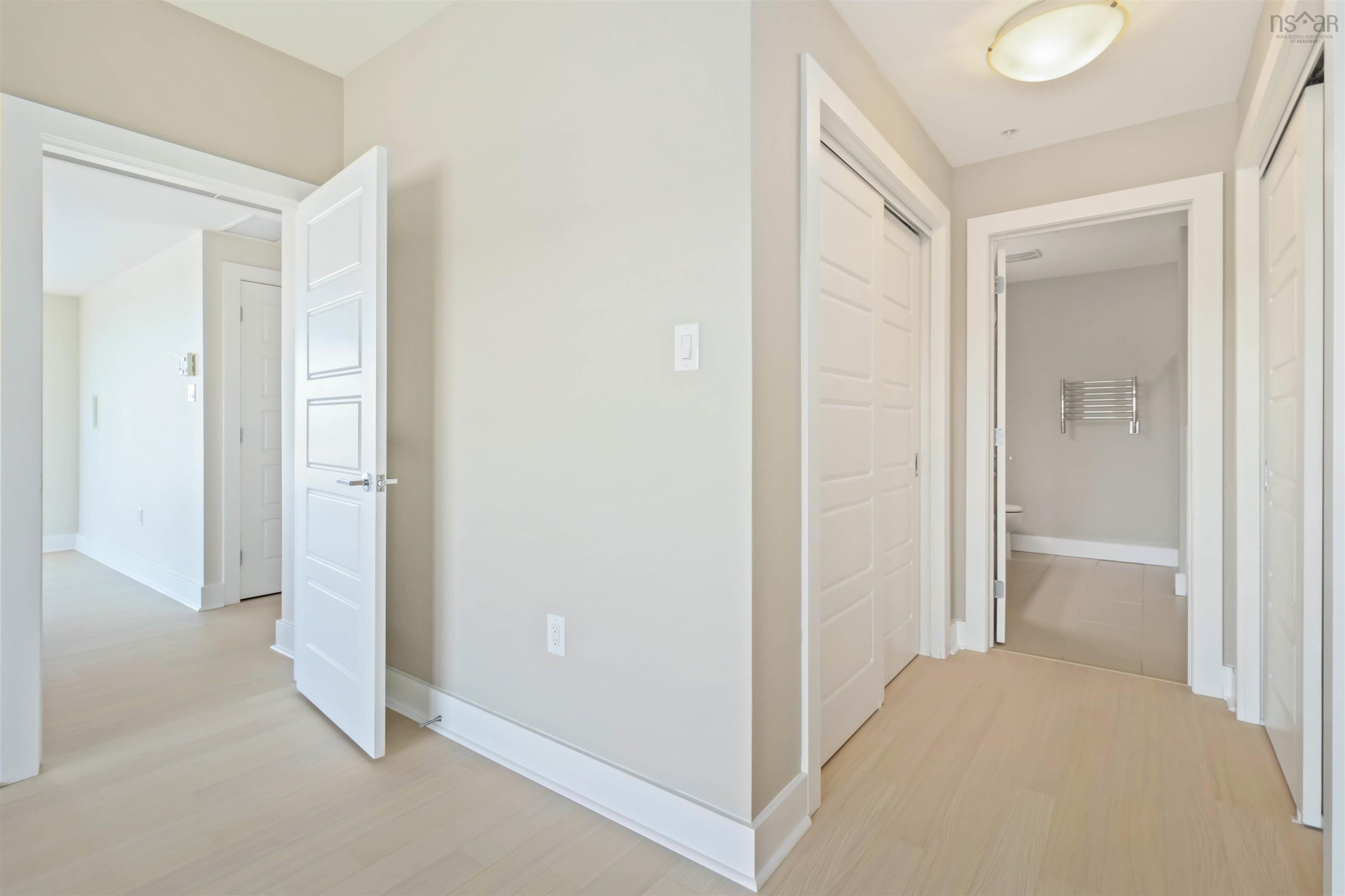 902 31 Kings Wharf Place photo #31