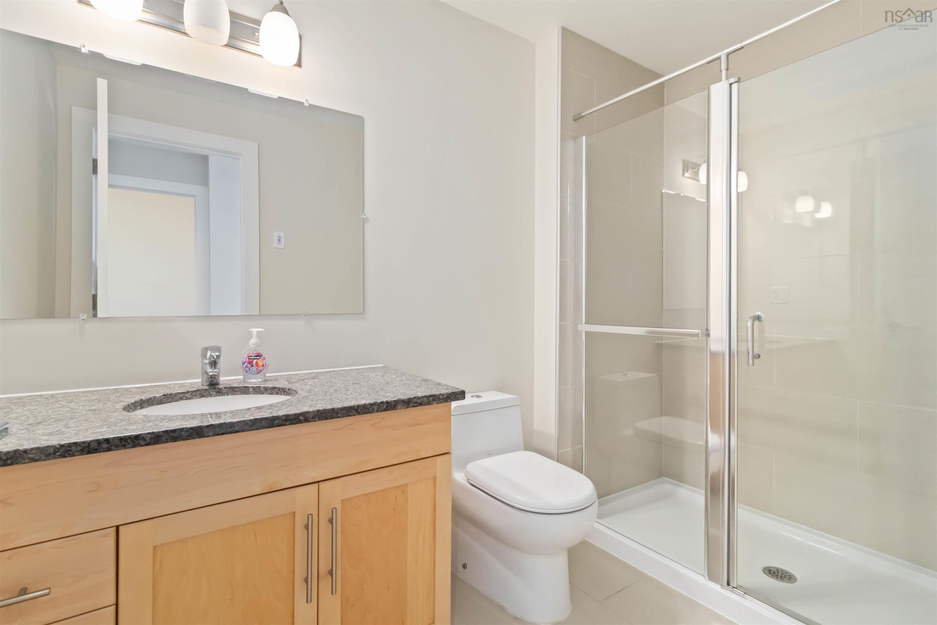 902 31 Kings Wharf Place photo #37