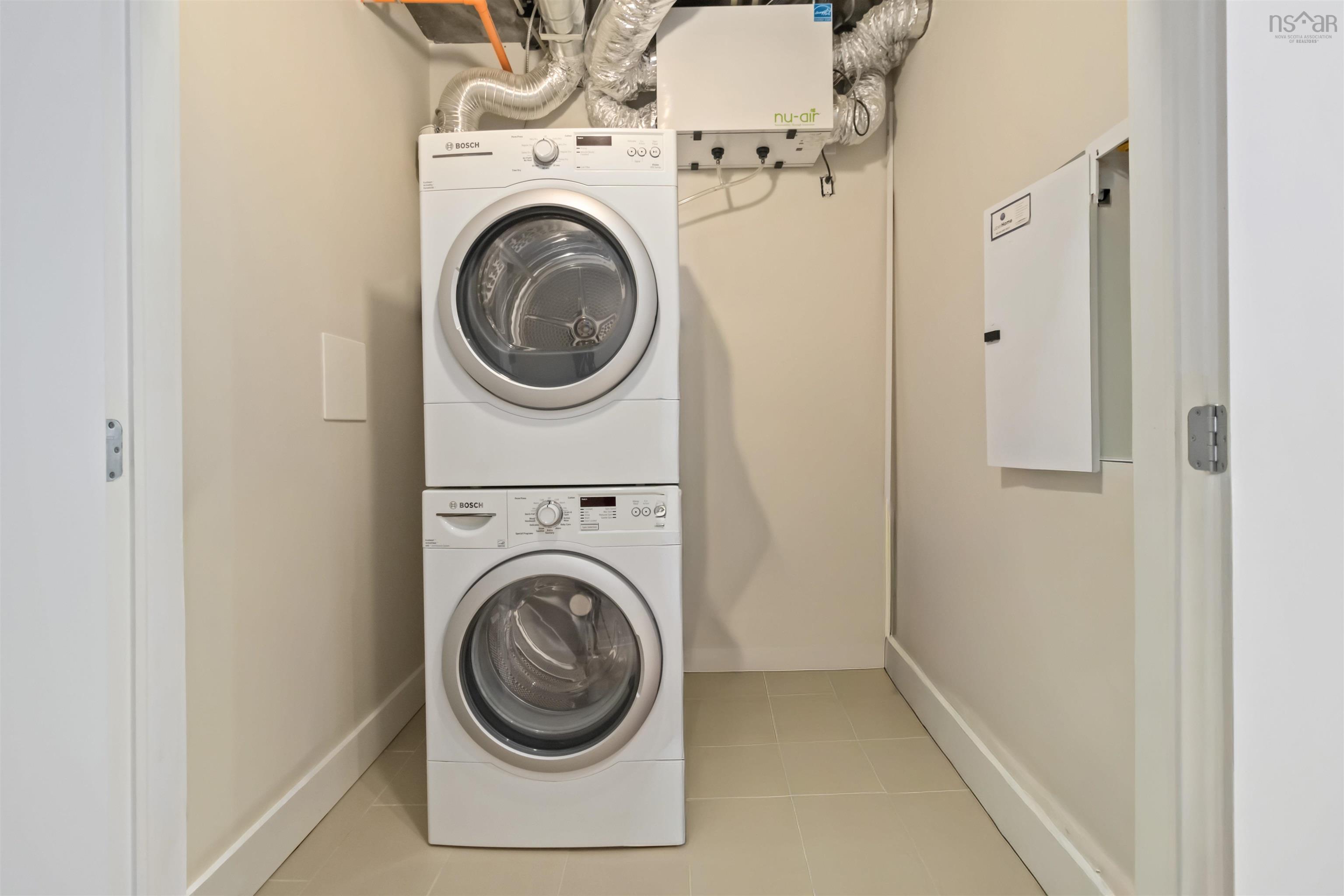 902 31 Kings Wharf Place photo #40