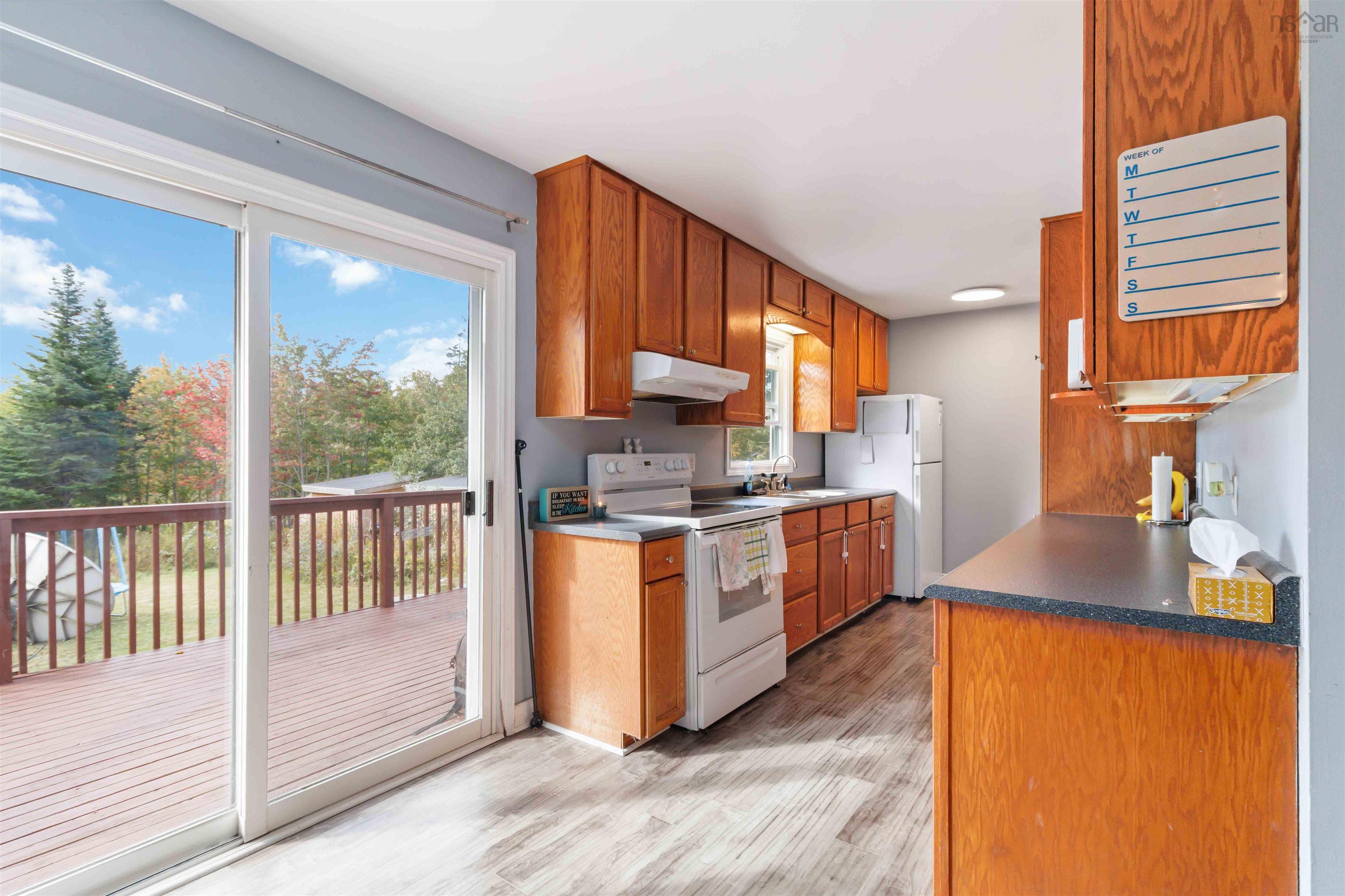 7632 Highway 7 photo #16