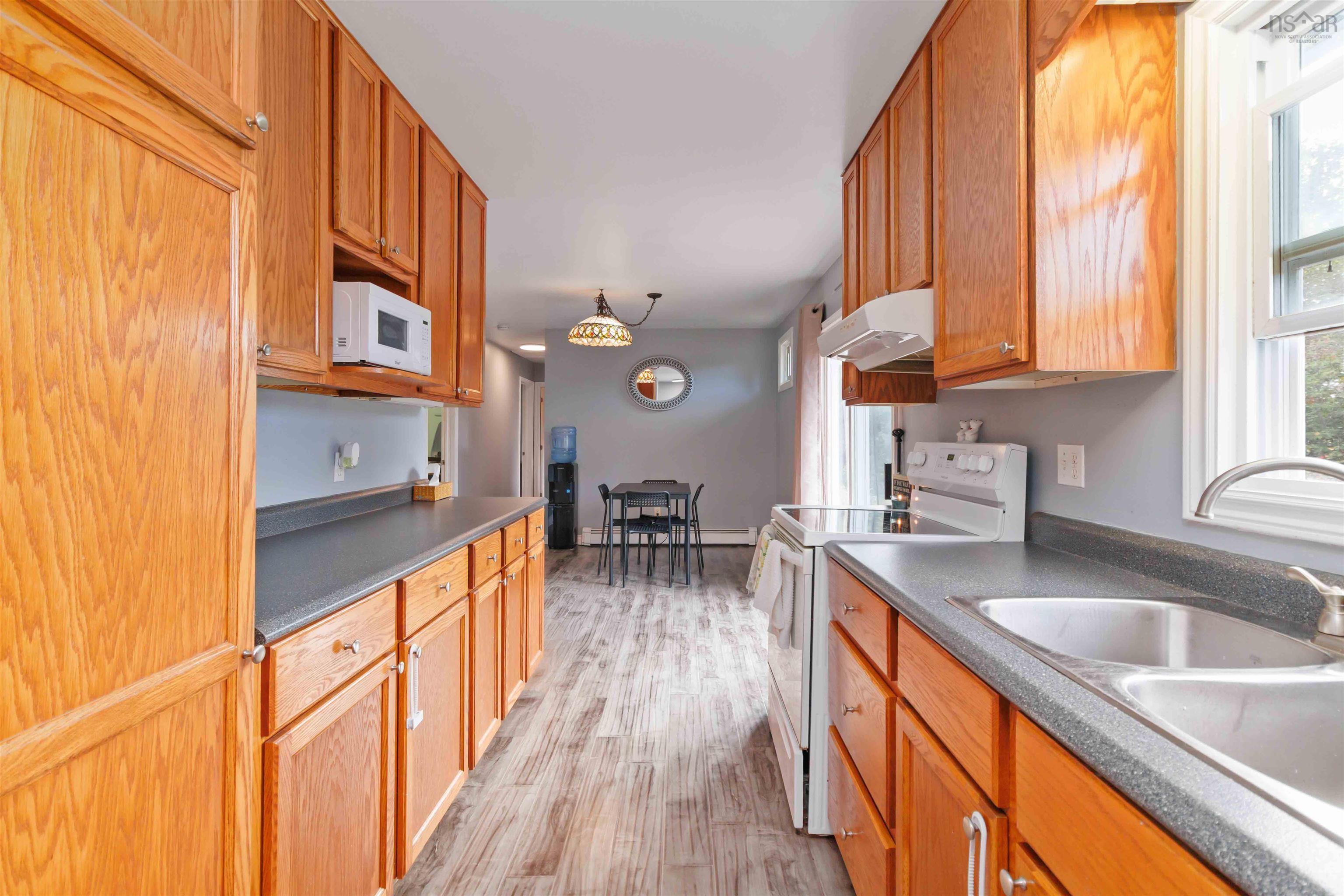 7632 Highway 7 photo #19