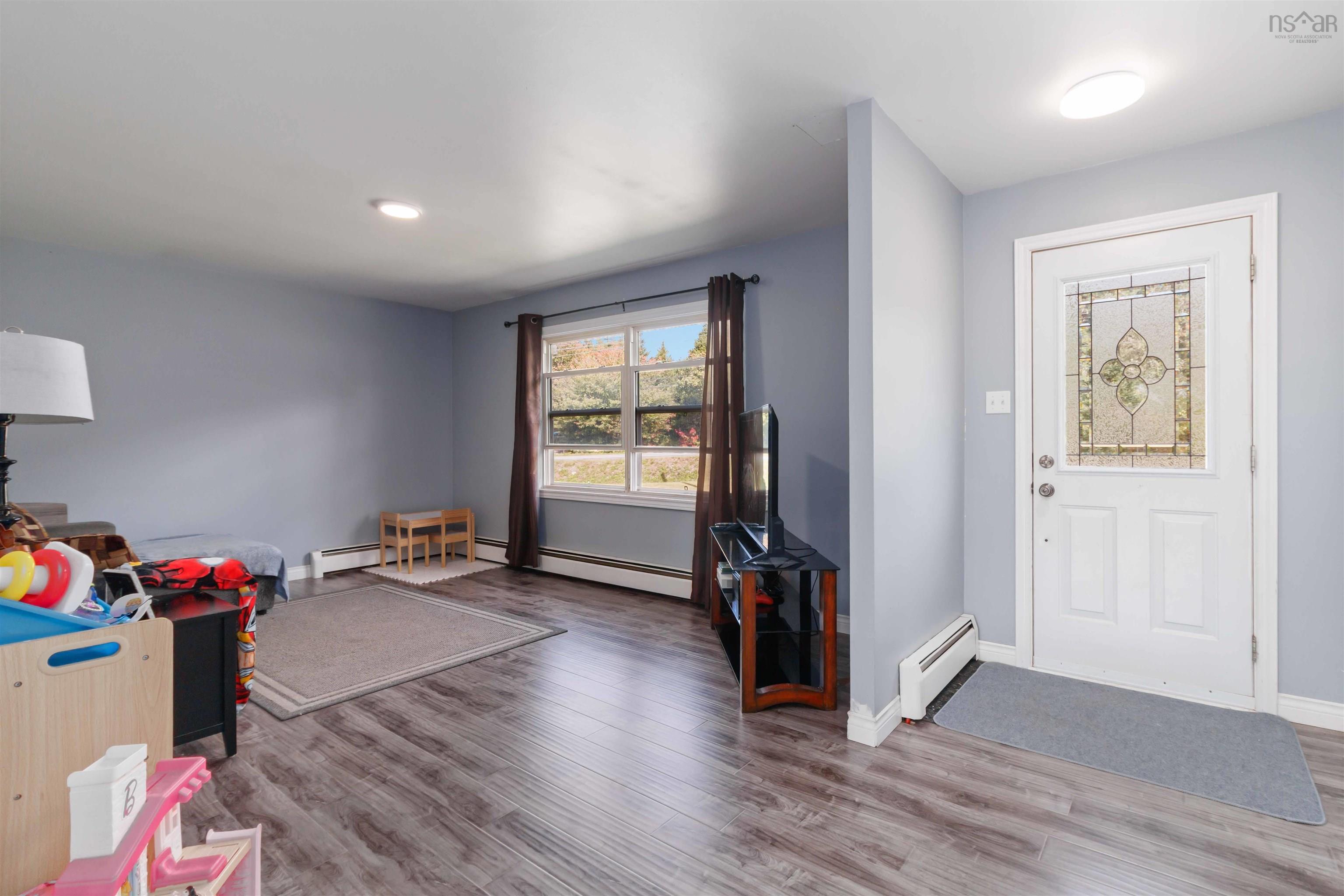 7632 Highway 7 photo #3