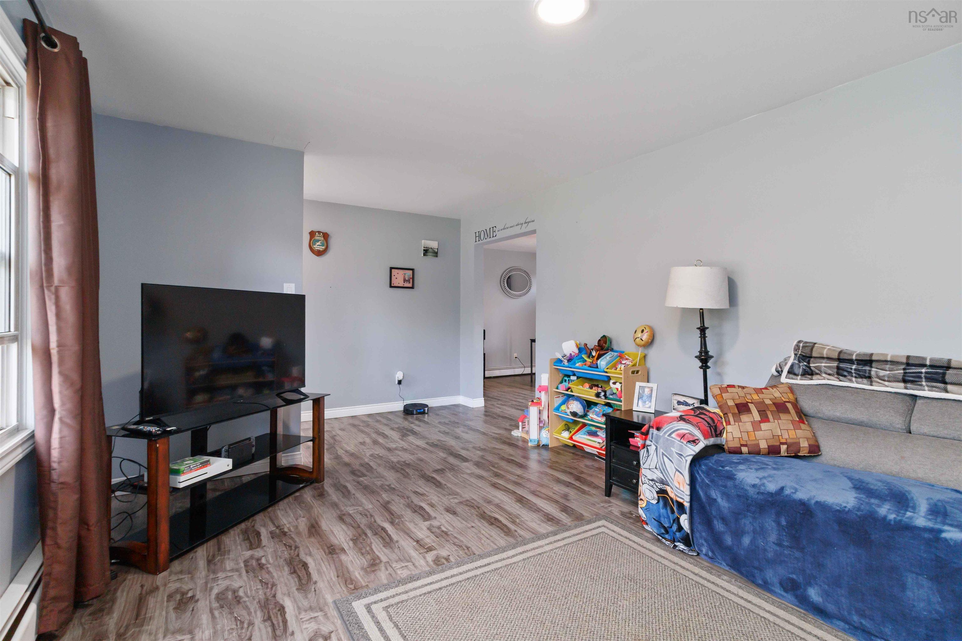 7632 Highway 7 photo #6