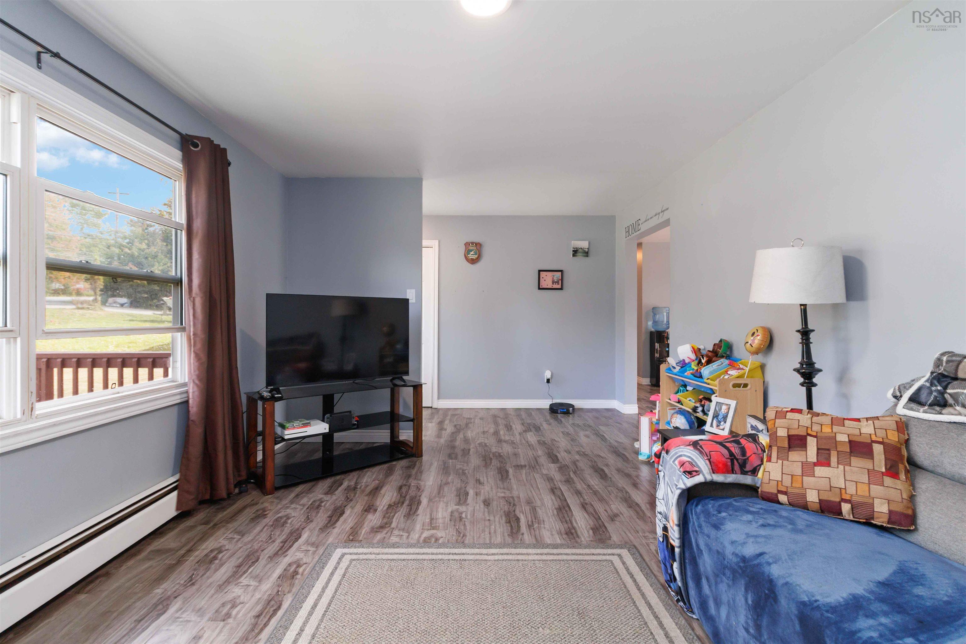 7632 Highway 7 photo #7