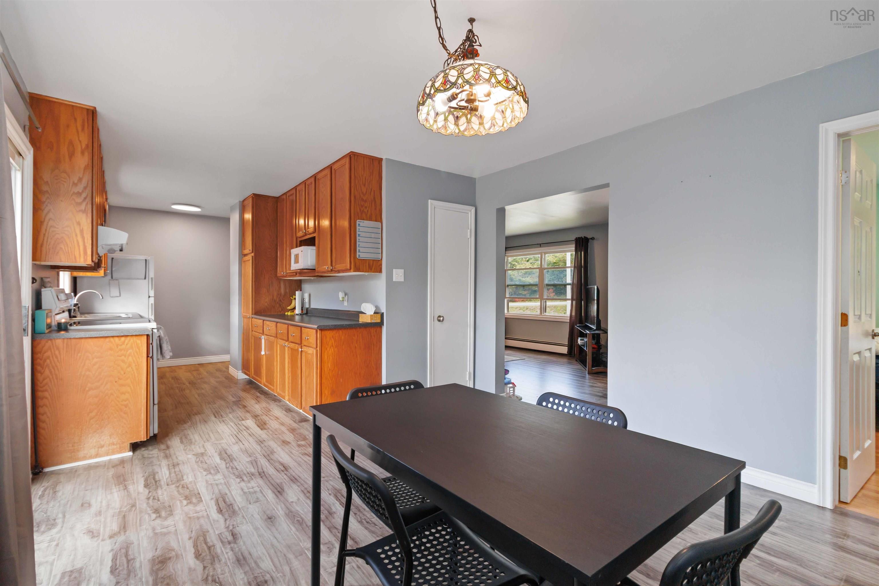 7632 Highway 7 photo #10