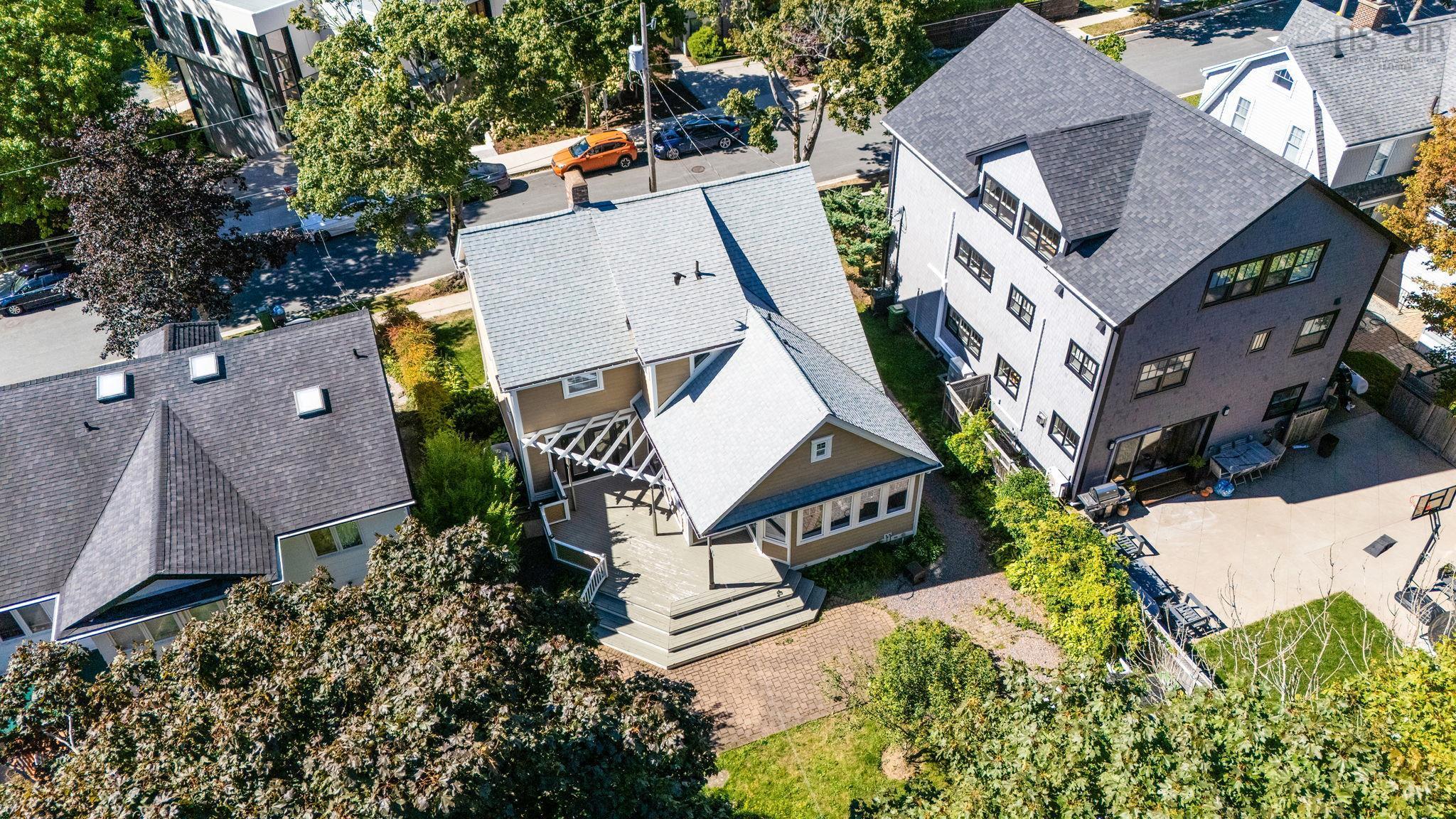 1139 Dalhousie Street photo #2