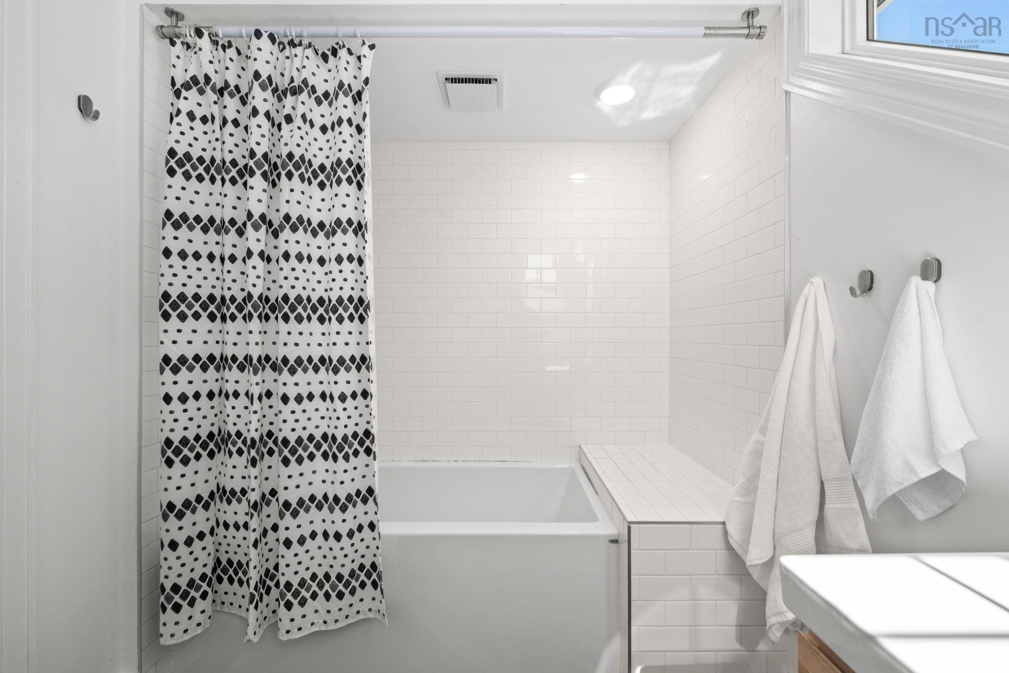 1139 Dalhousie Street photo #29