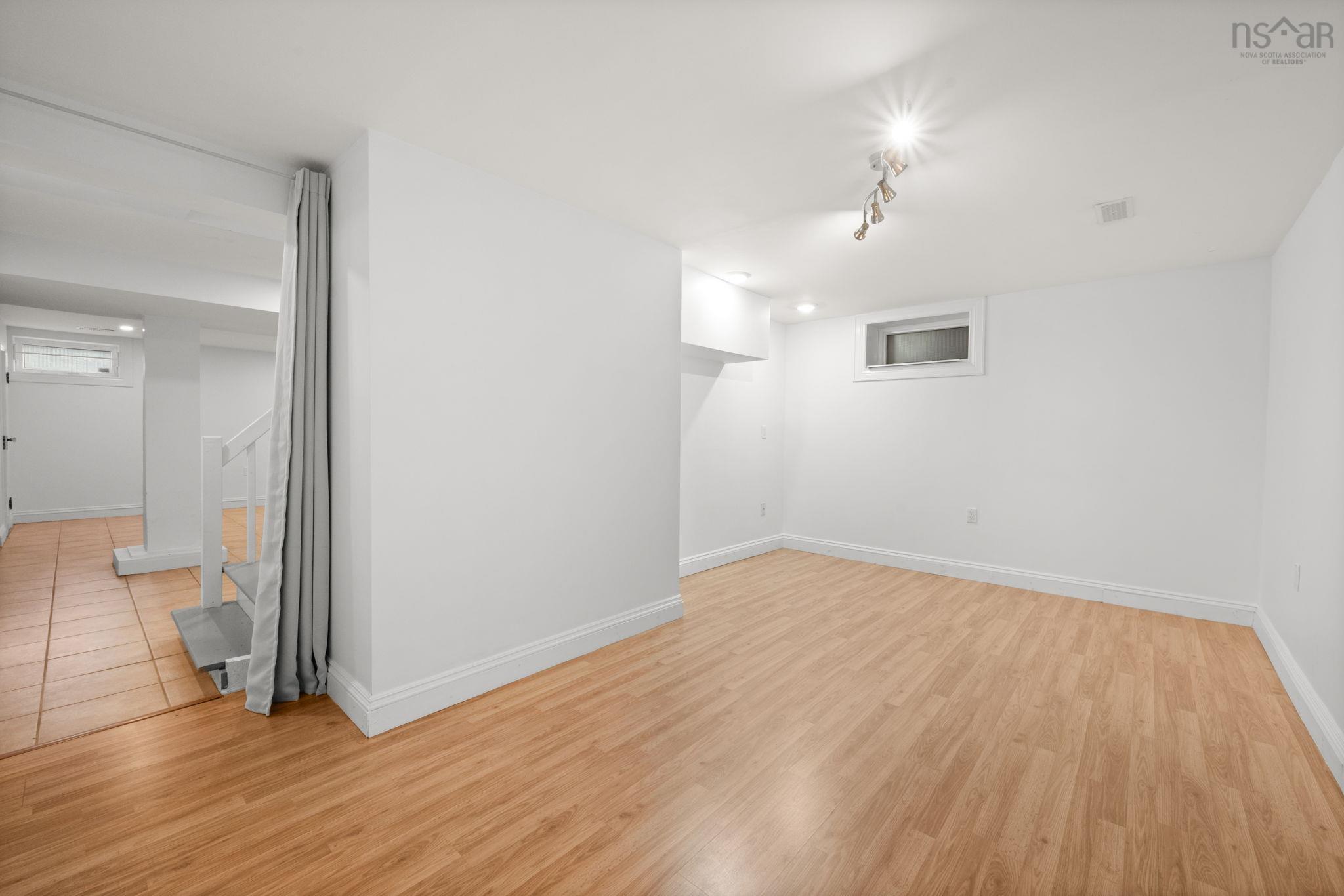 1139 Dalhousie Street photo #34