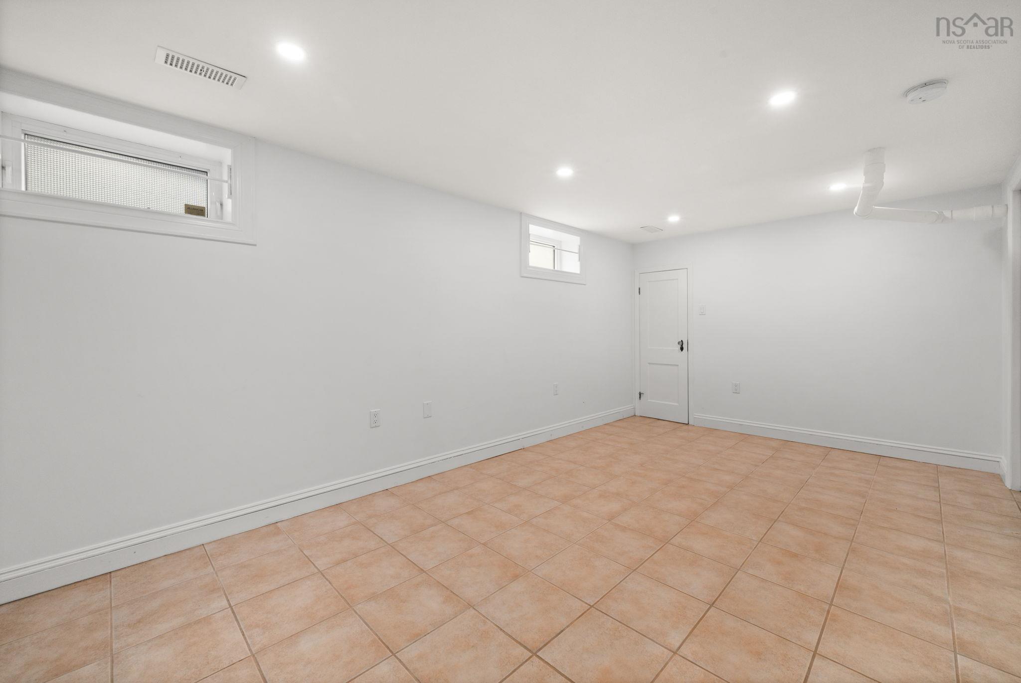 1139 Dalhousie Street photo #39