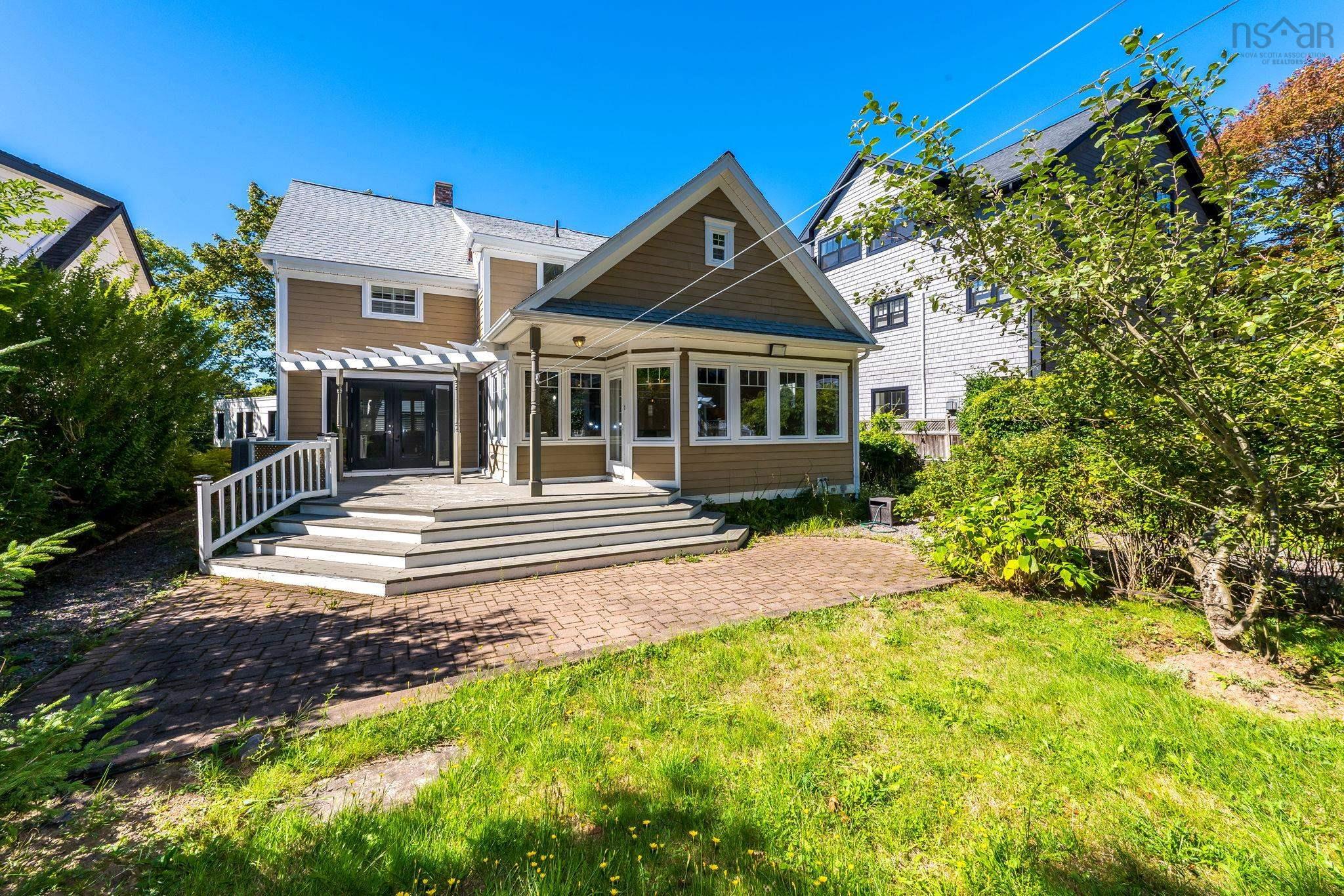 1139 Dalhousie Street photo #40