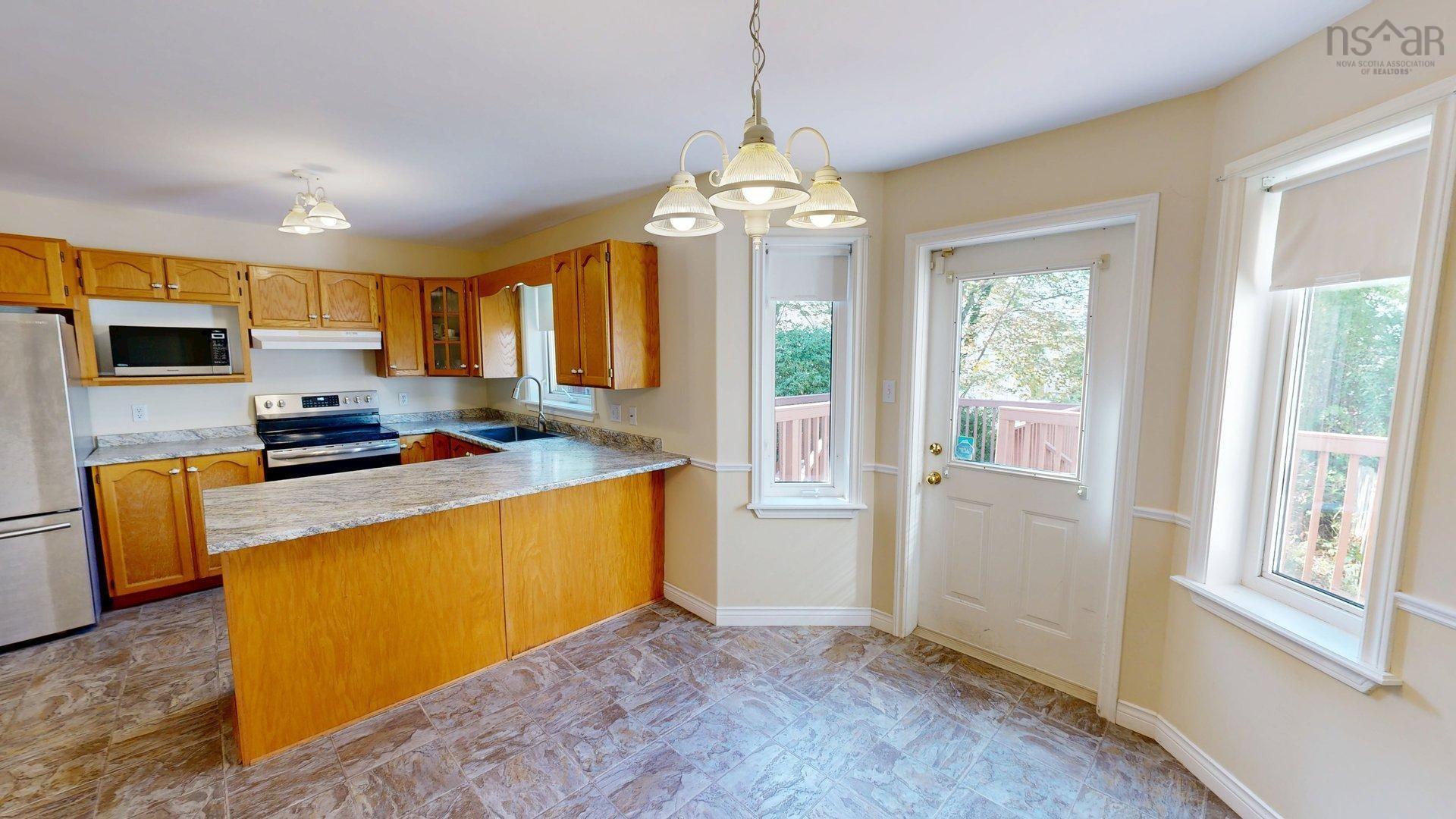 11 Glenbourne Court photo #12