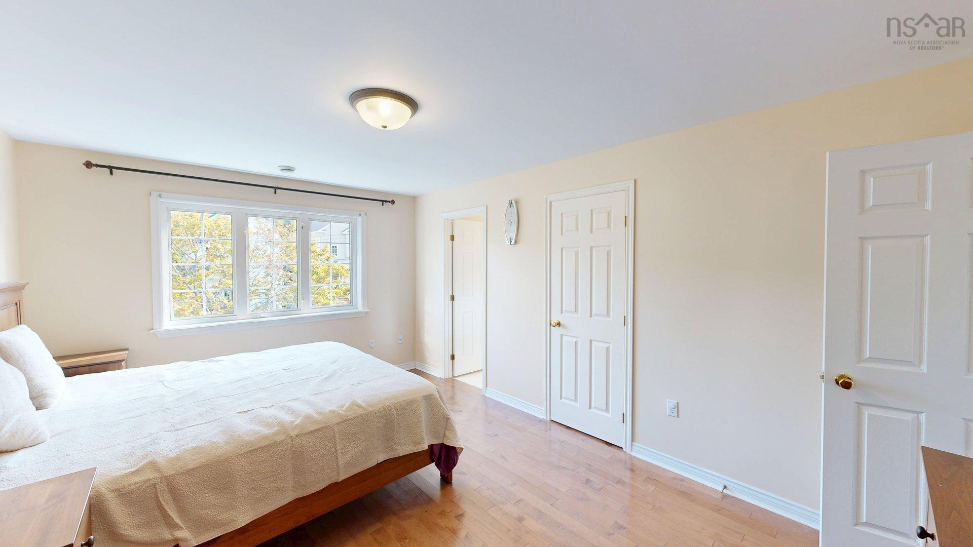 11 Glenbourne Court photo #22