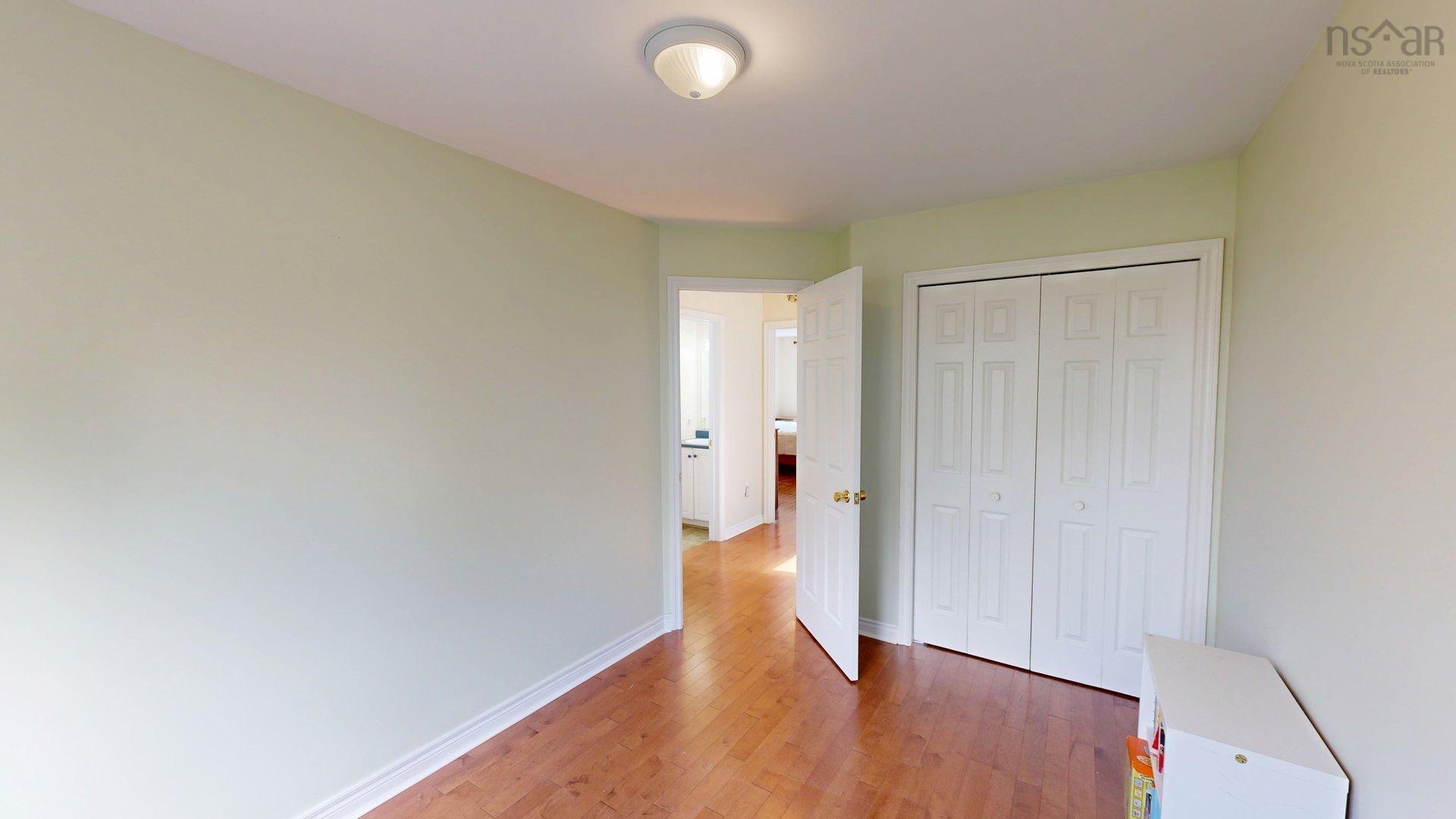 11 Glenbourne Court photo #30