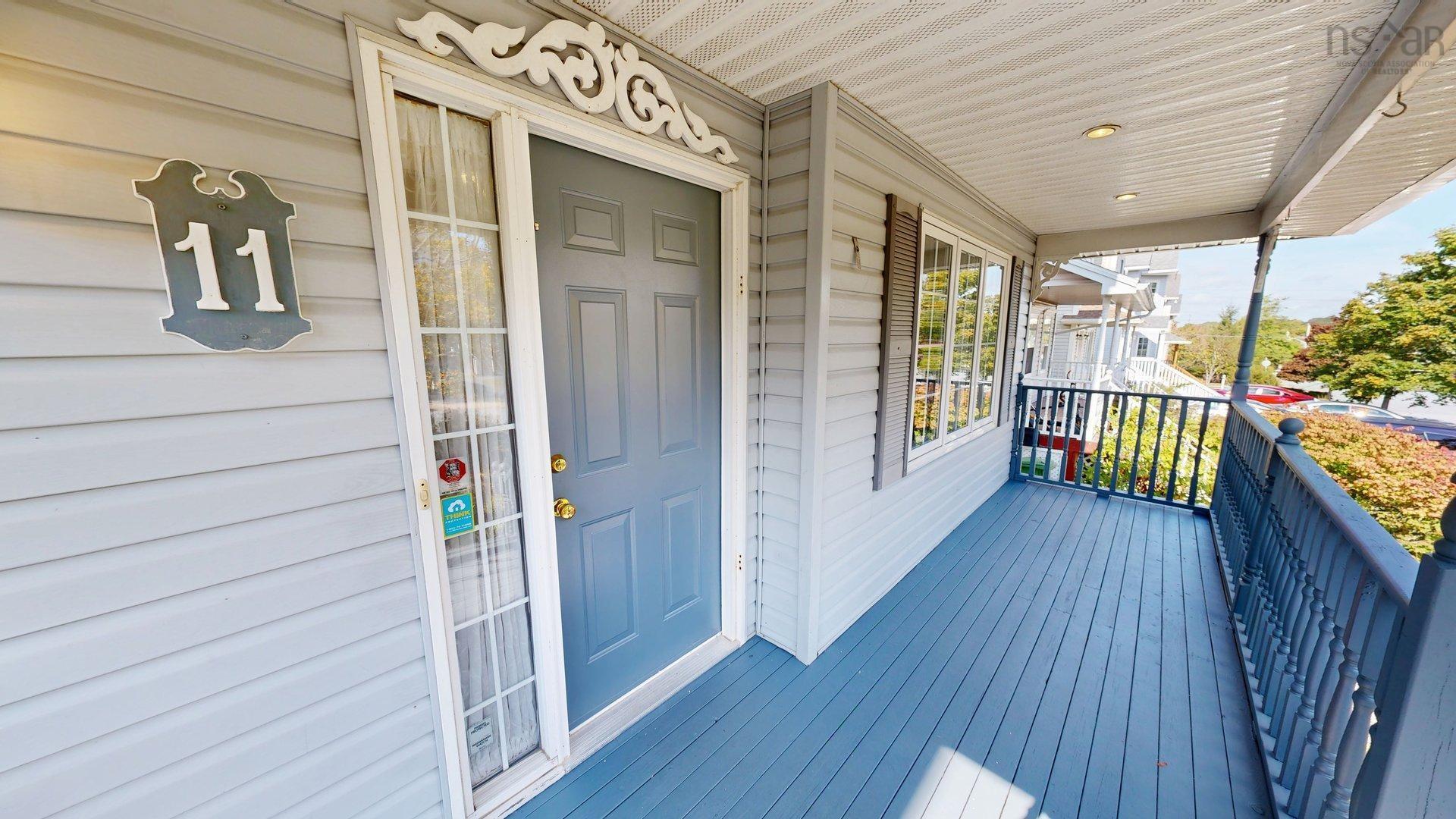 11 Glenbourne Court photo #4