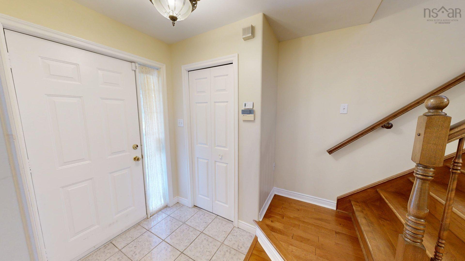 11 Glenbourne Court photo #32