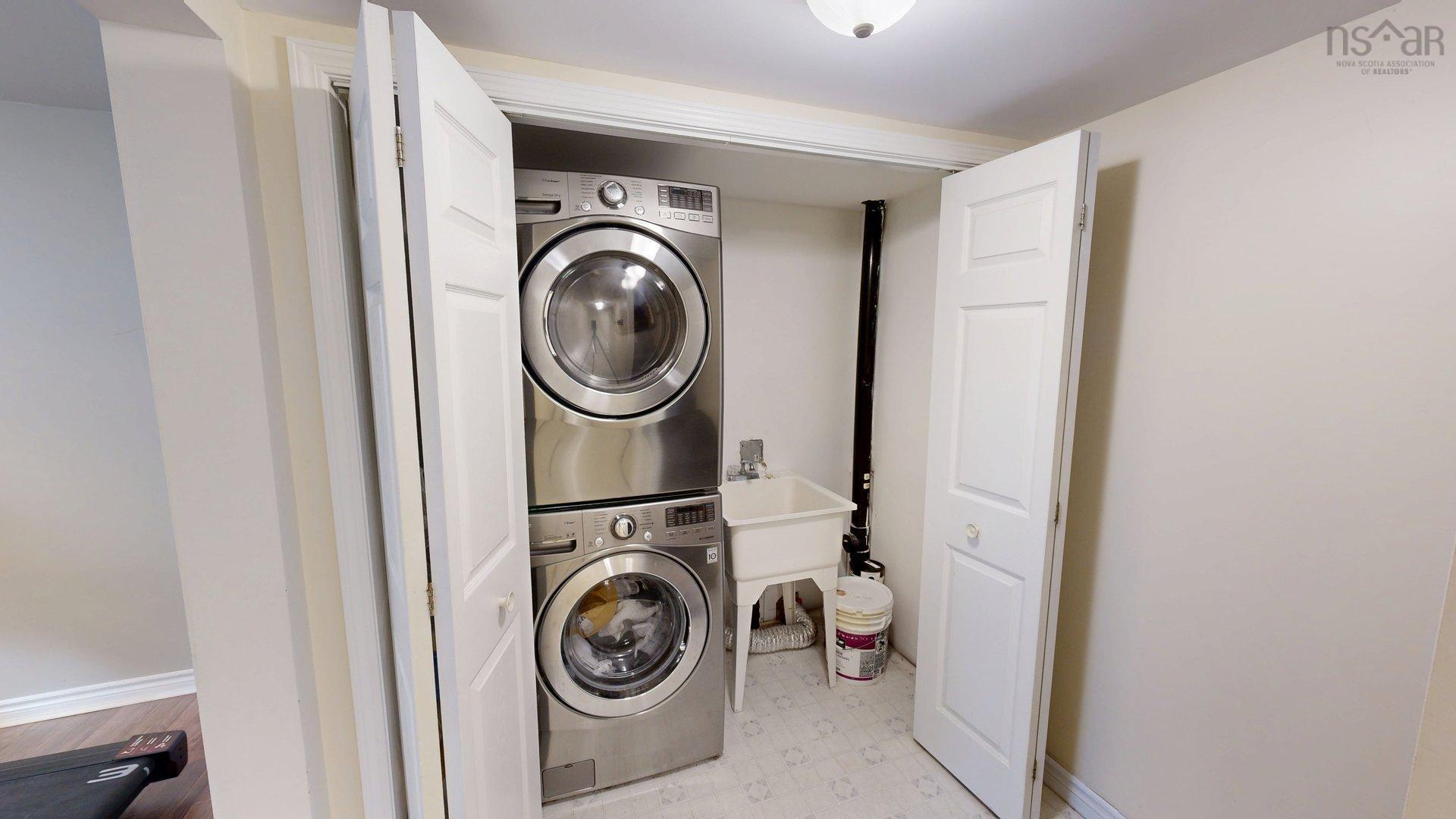 11 Glenbourne Court photo #35