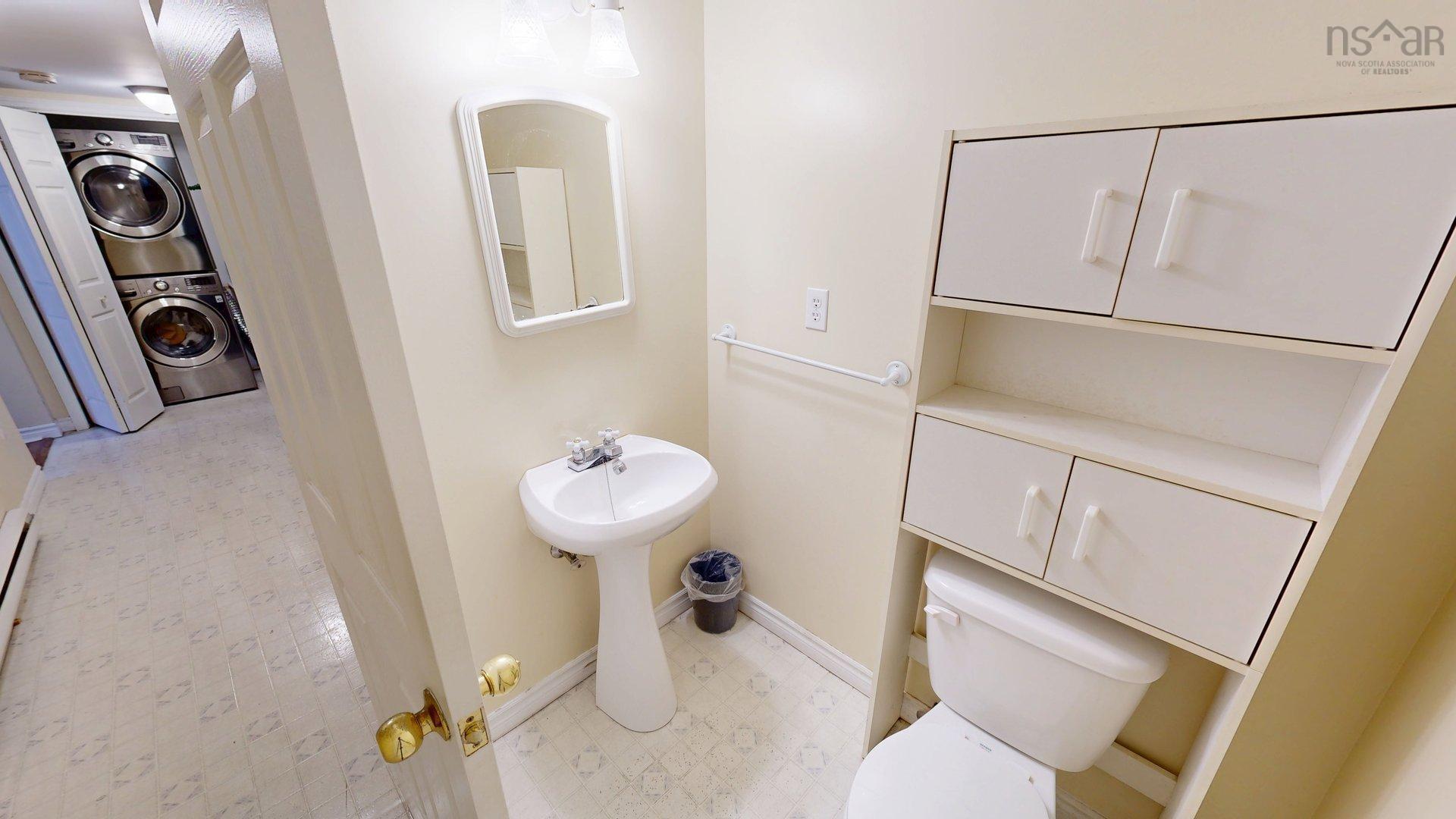 11 Glenbourne Court photo #36