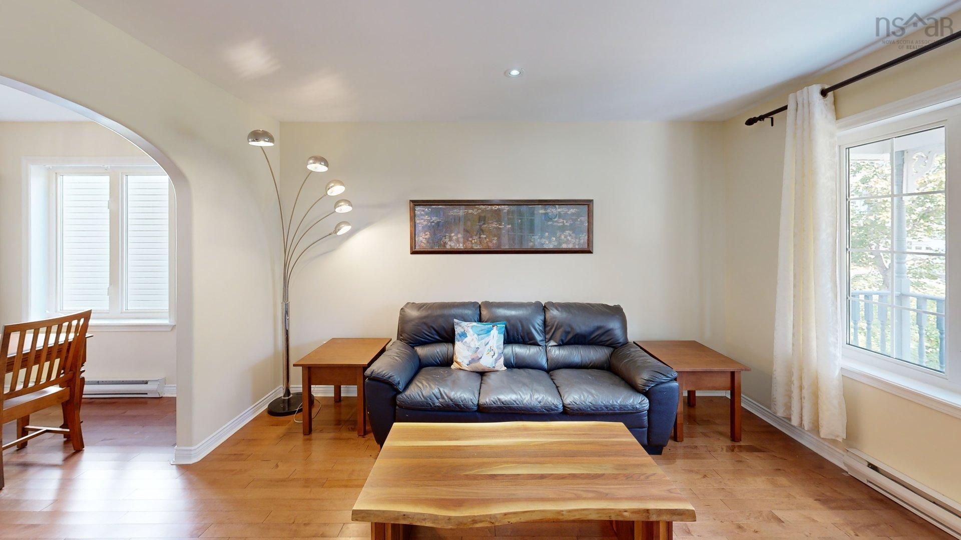 11 Glenbourne Court photo #6