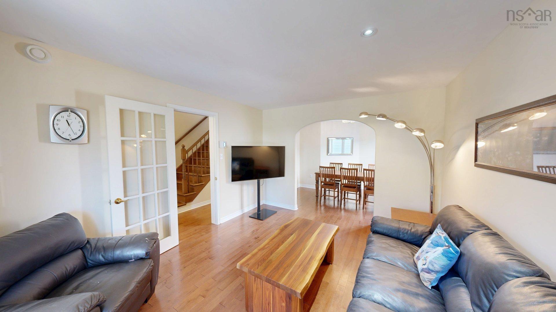 11 Glenbourne Court photo #7