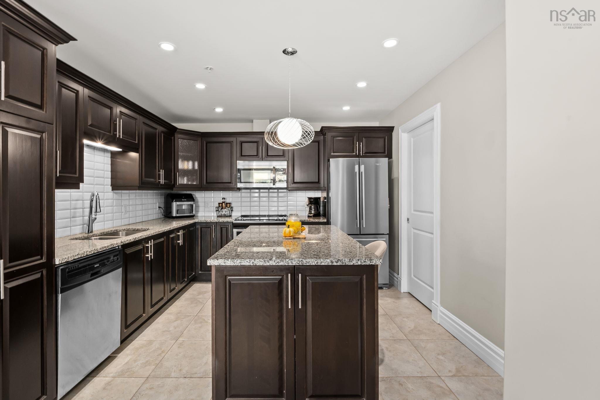 103 89 Pebblecreek Crescent photo #17