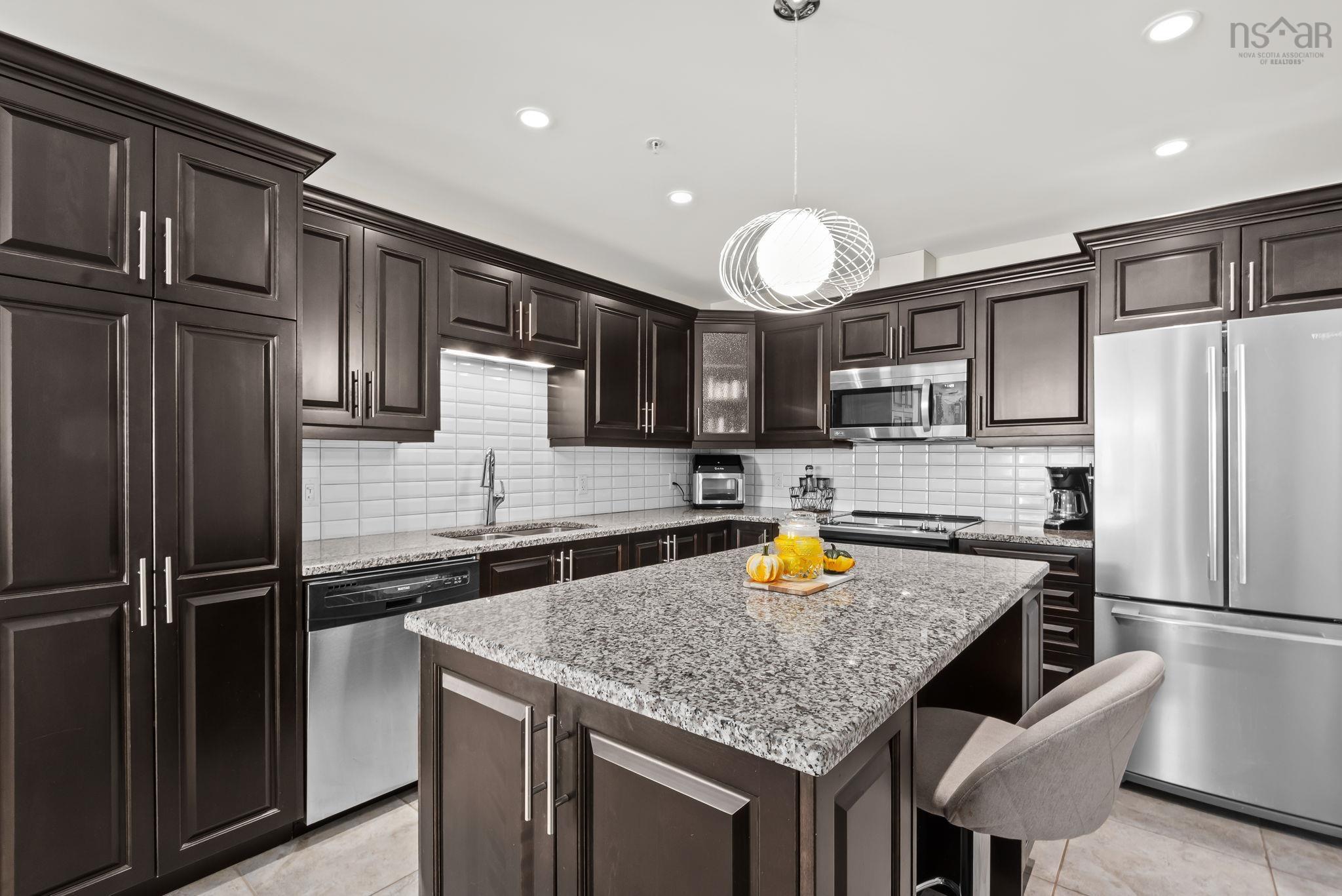 103 89 Pebblecreek Crescent photo #18