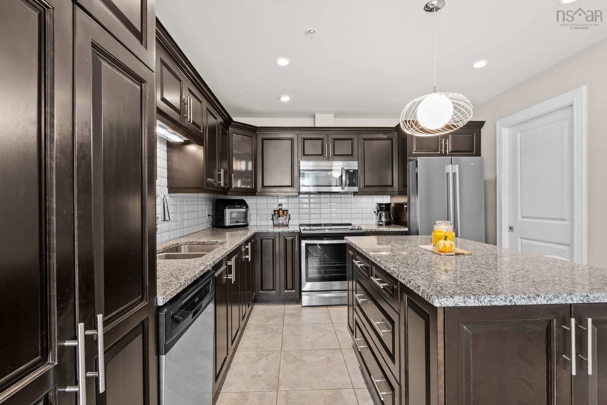 103 89 Pebblecreek Crescent photo #20