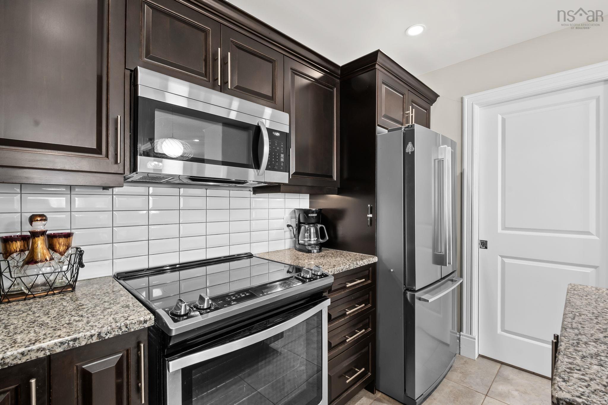 103 89 Pebblecreek Crescent photo #22