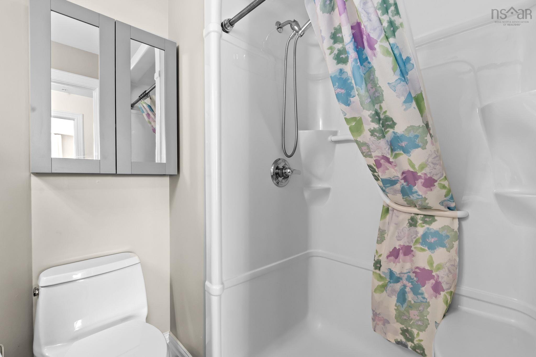 103 89 Pebblecreek Crescent photo #32