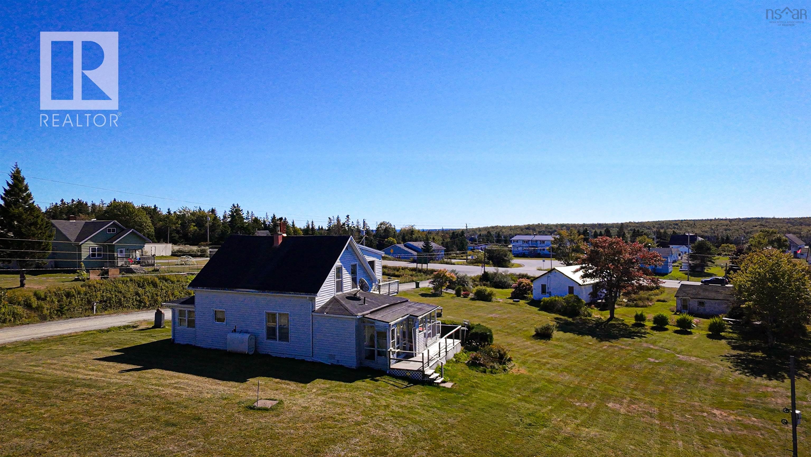 11 Harbourview Drive photo #2