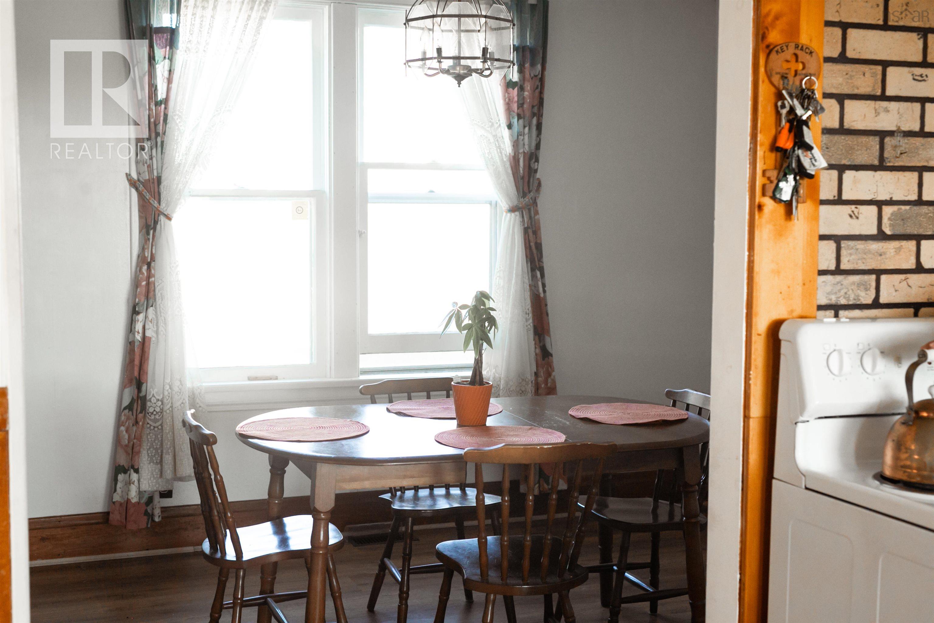 11 Harbourview Drive photo #11