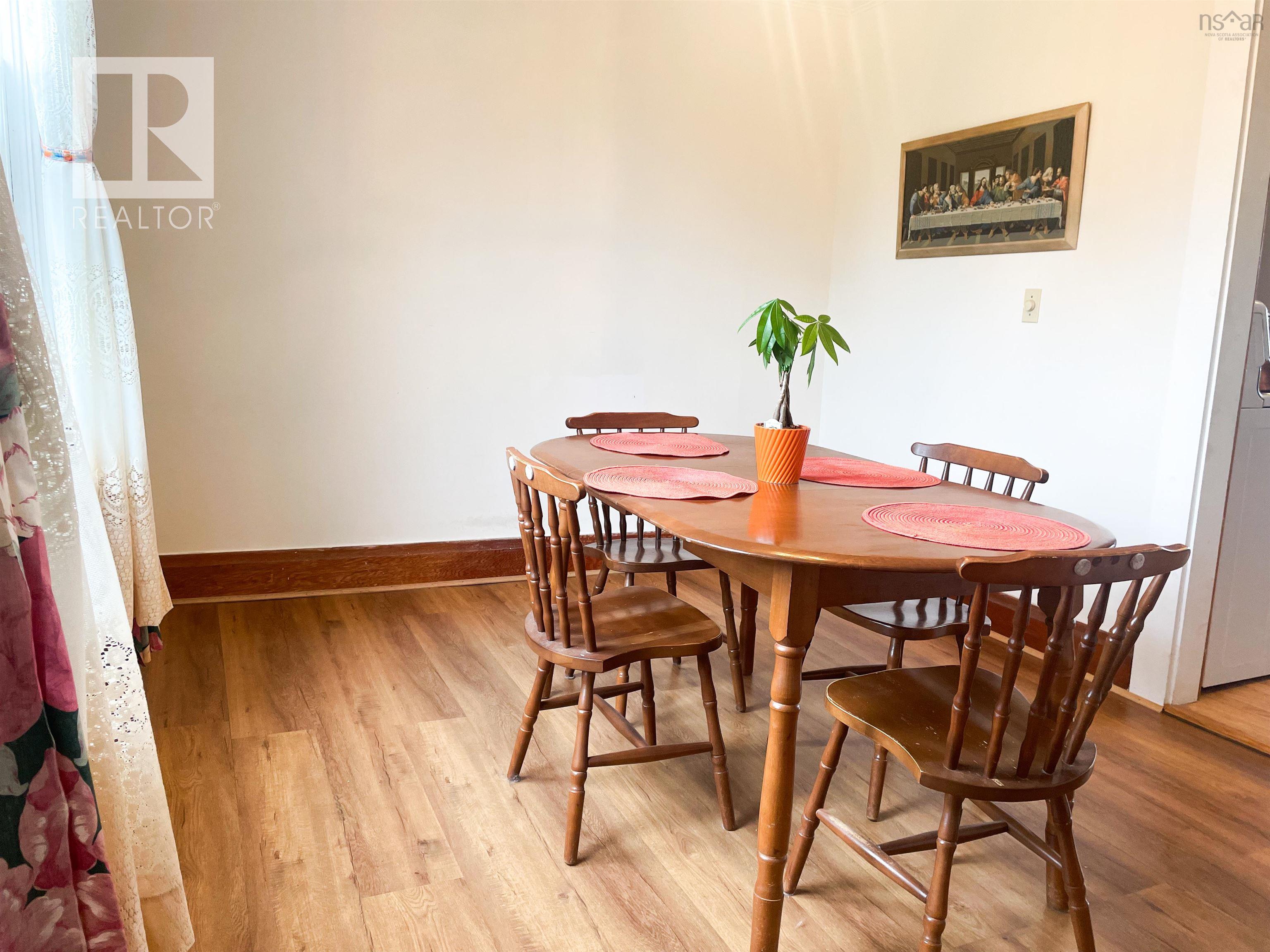 11 Harbourview Drive photo #12