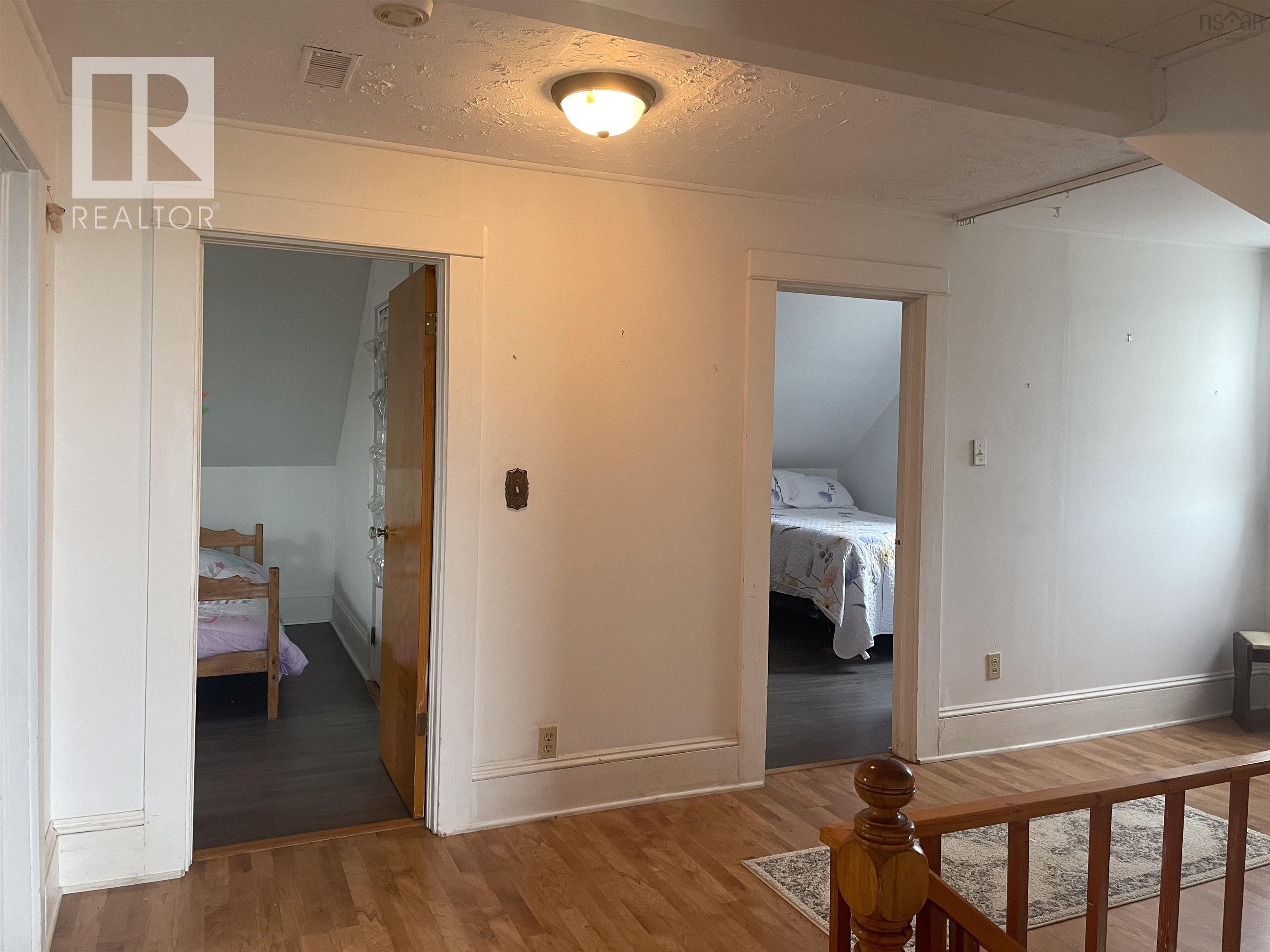 11 Harbourview Drive photo #21