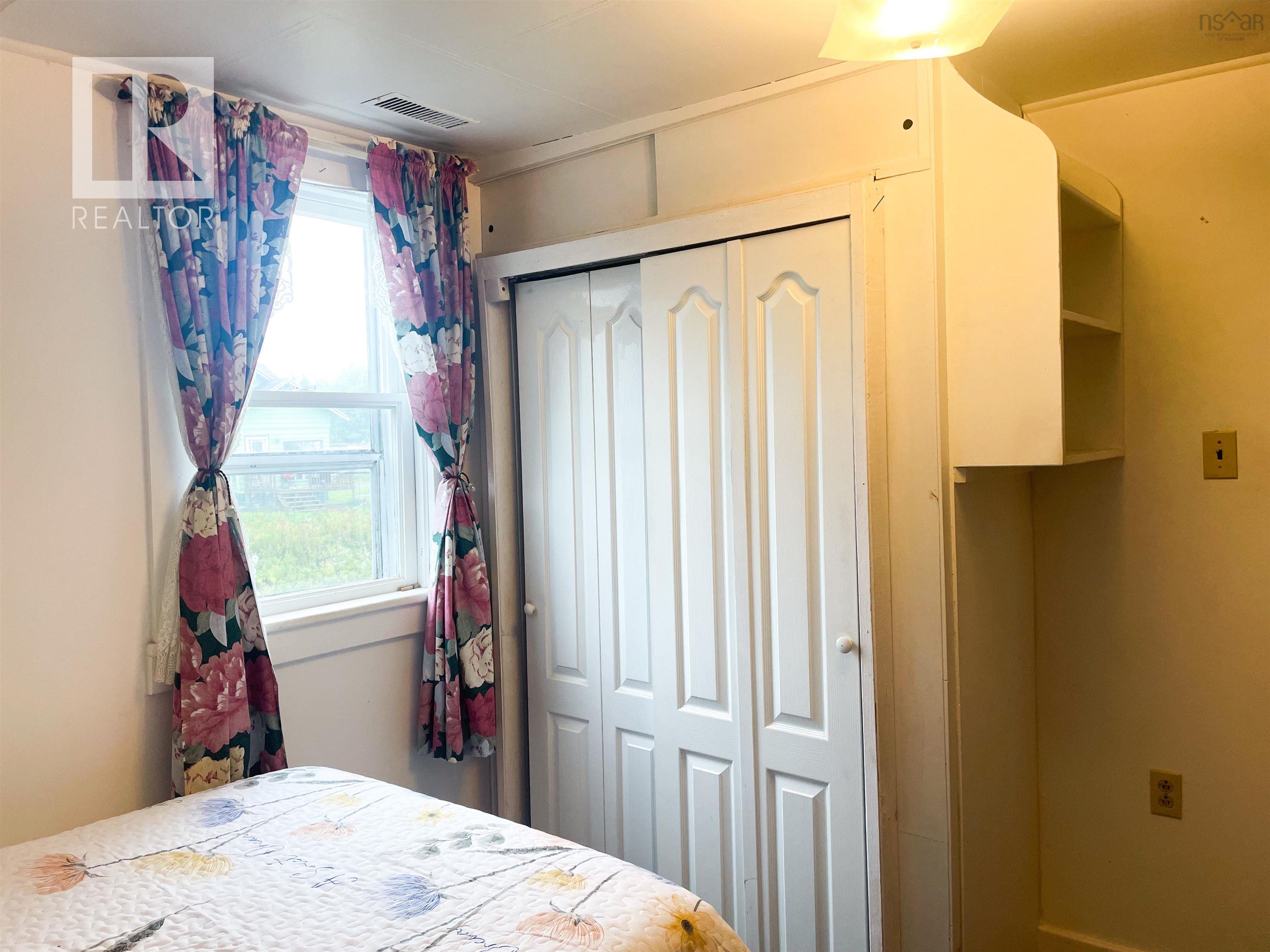 11 Harbourview Drive photo #23