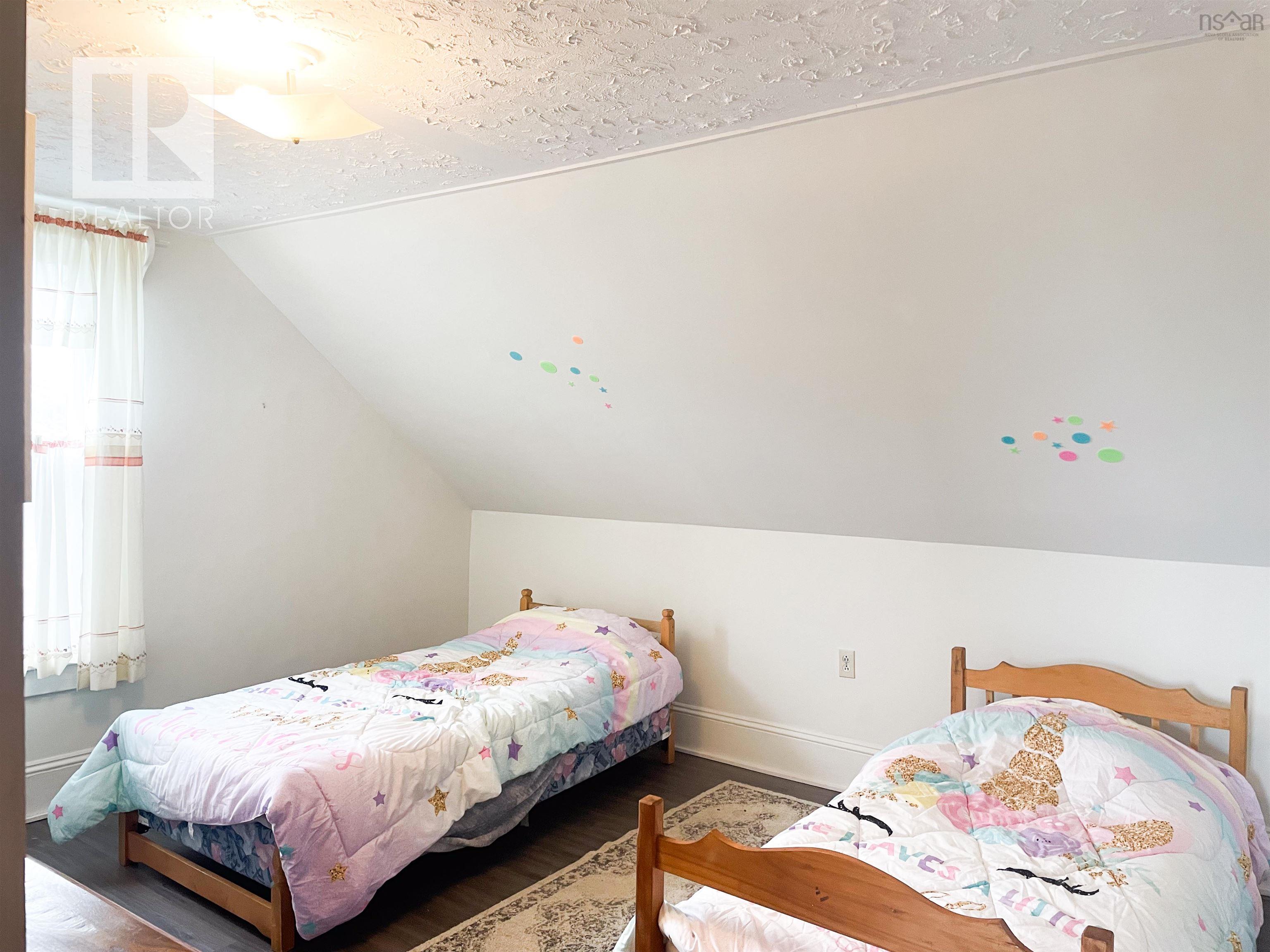 11 Harbourview Drive photo #24